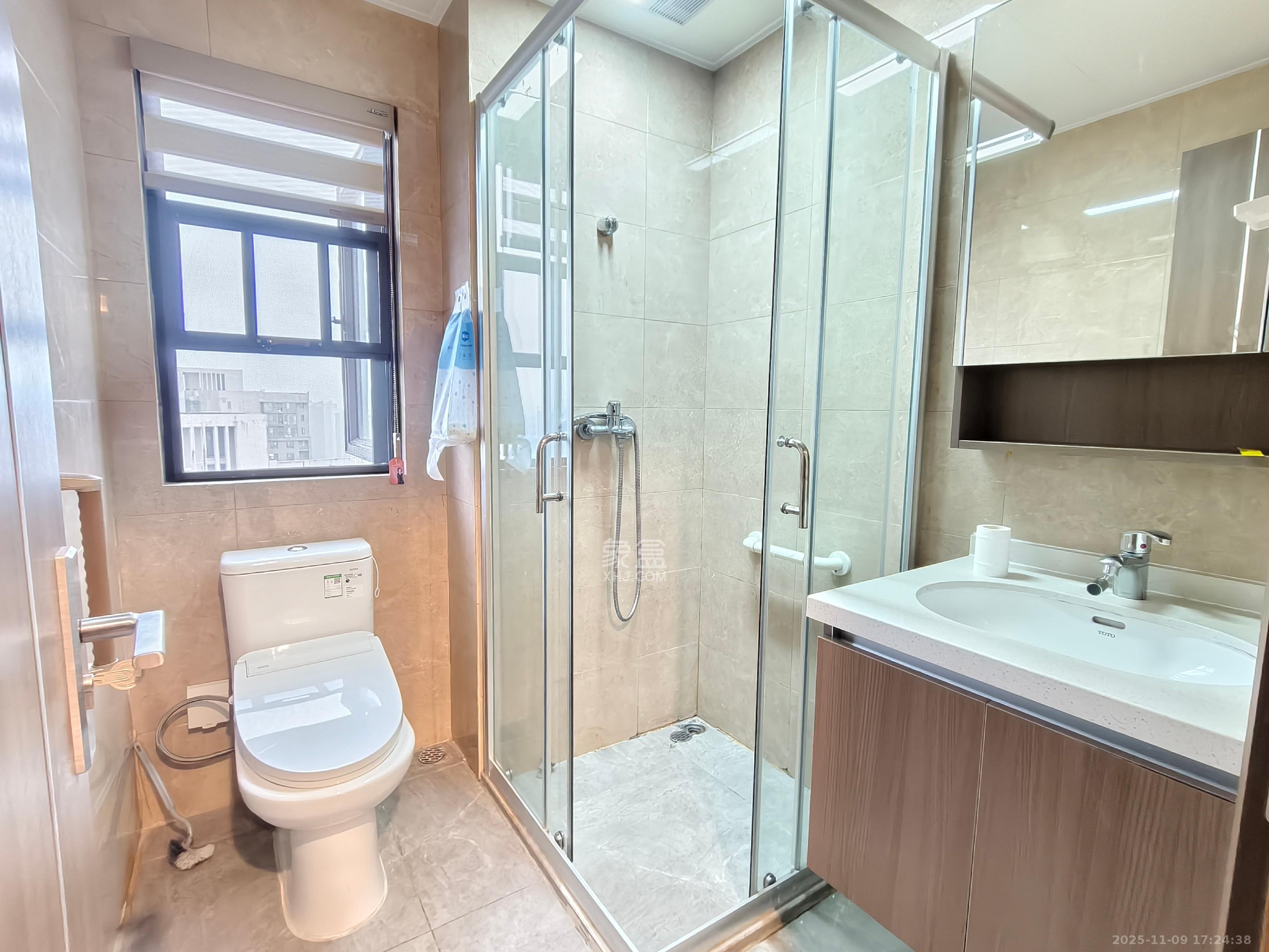 保利茉莉公馆  3室2厅2卫    3200.0元/月室内图