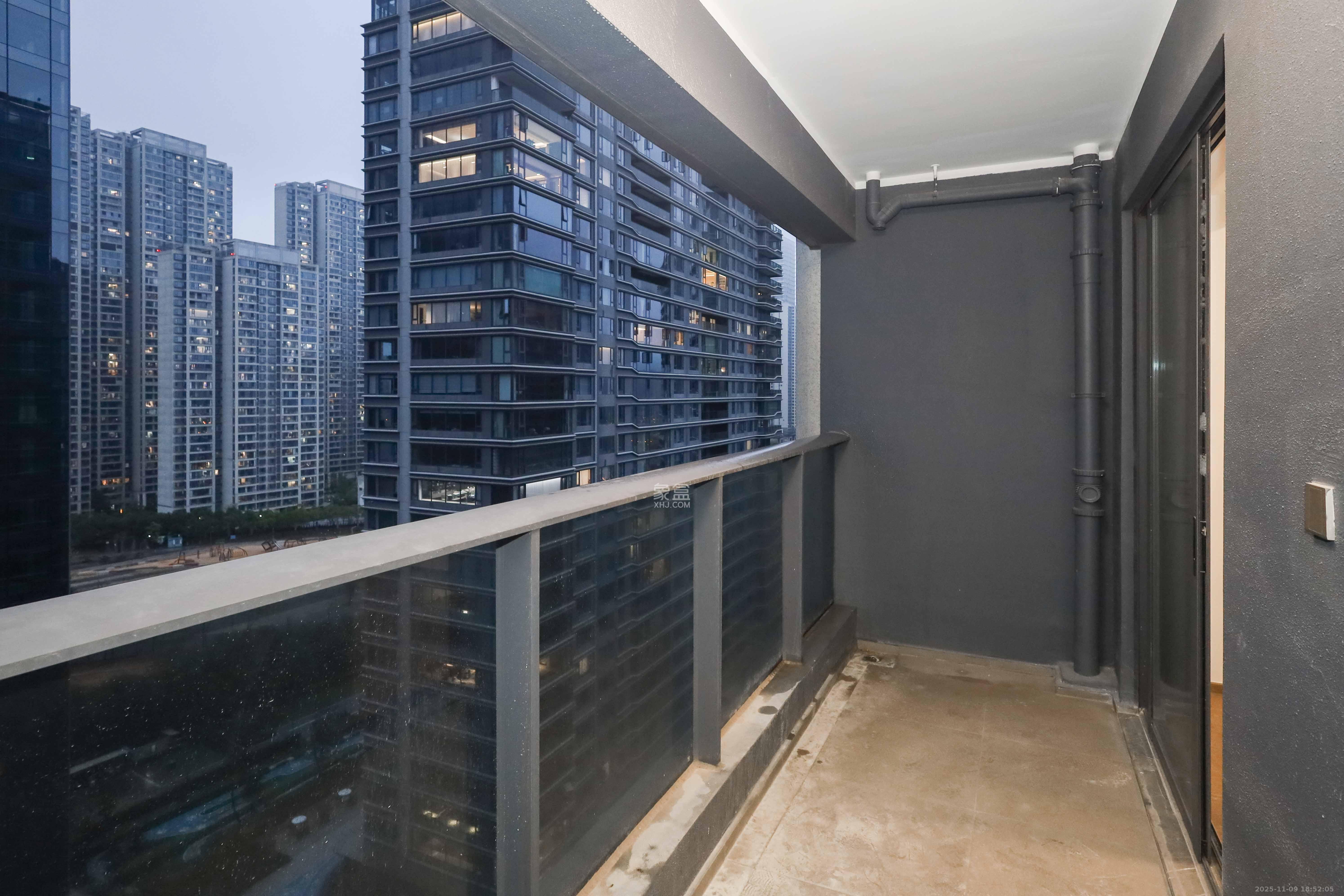 绿城招商桂语雲峯  4室2厅2卫    288.0万阳台