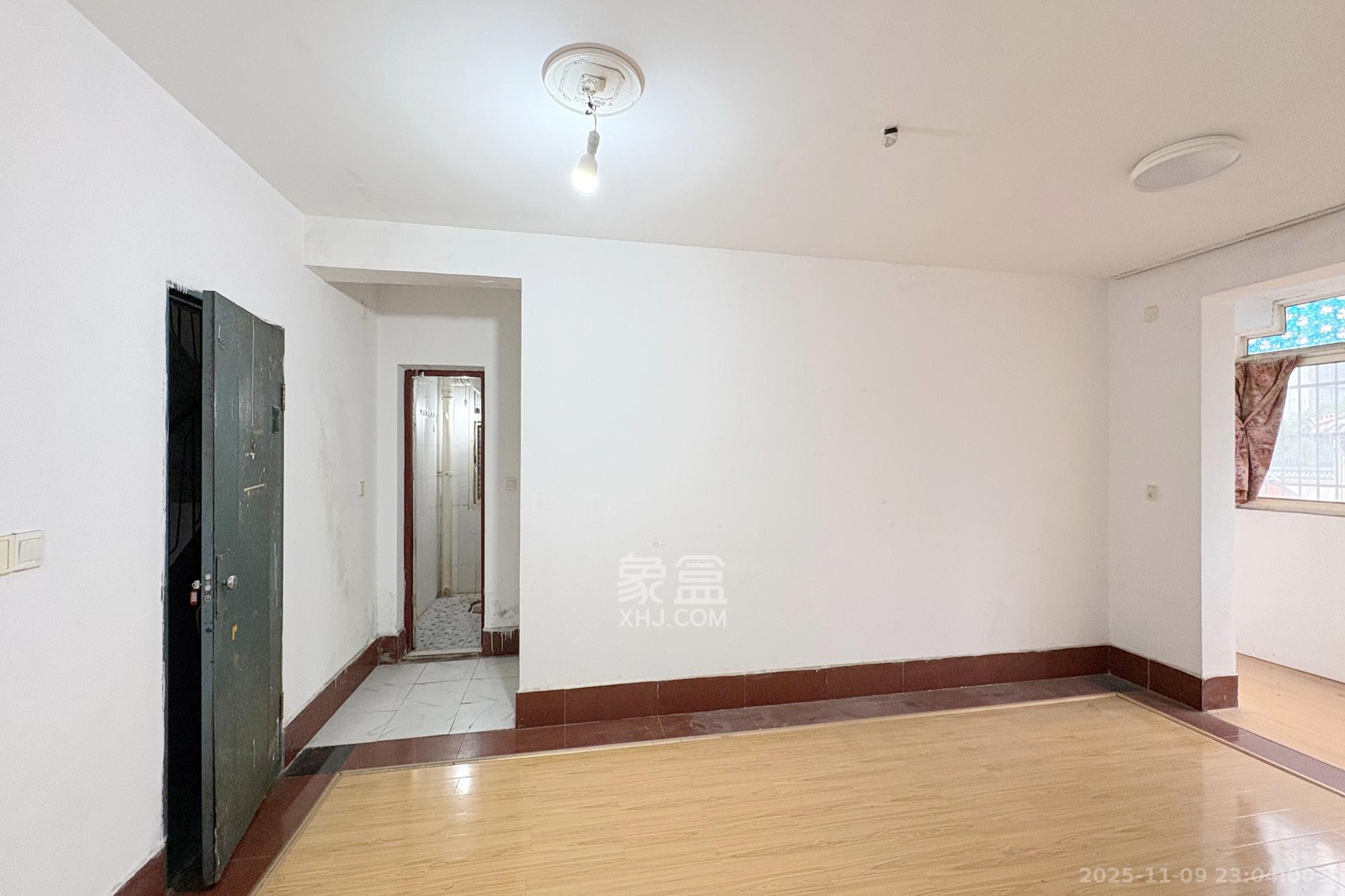 信丰民居  2室2厅1卫    70.0万客厅