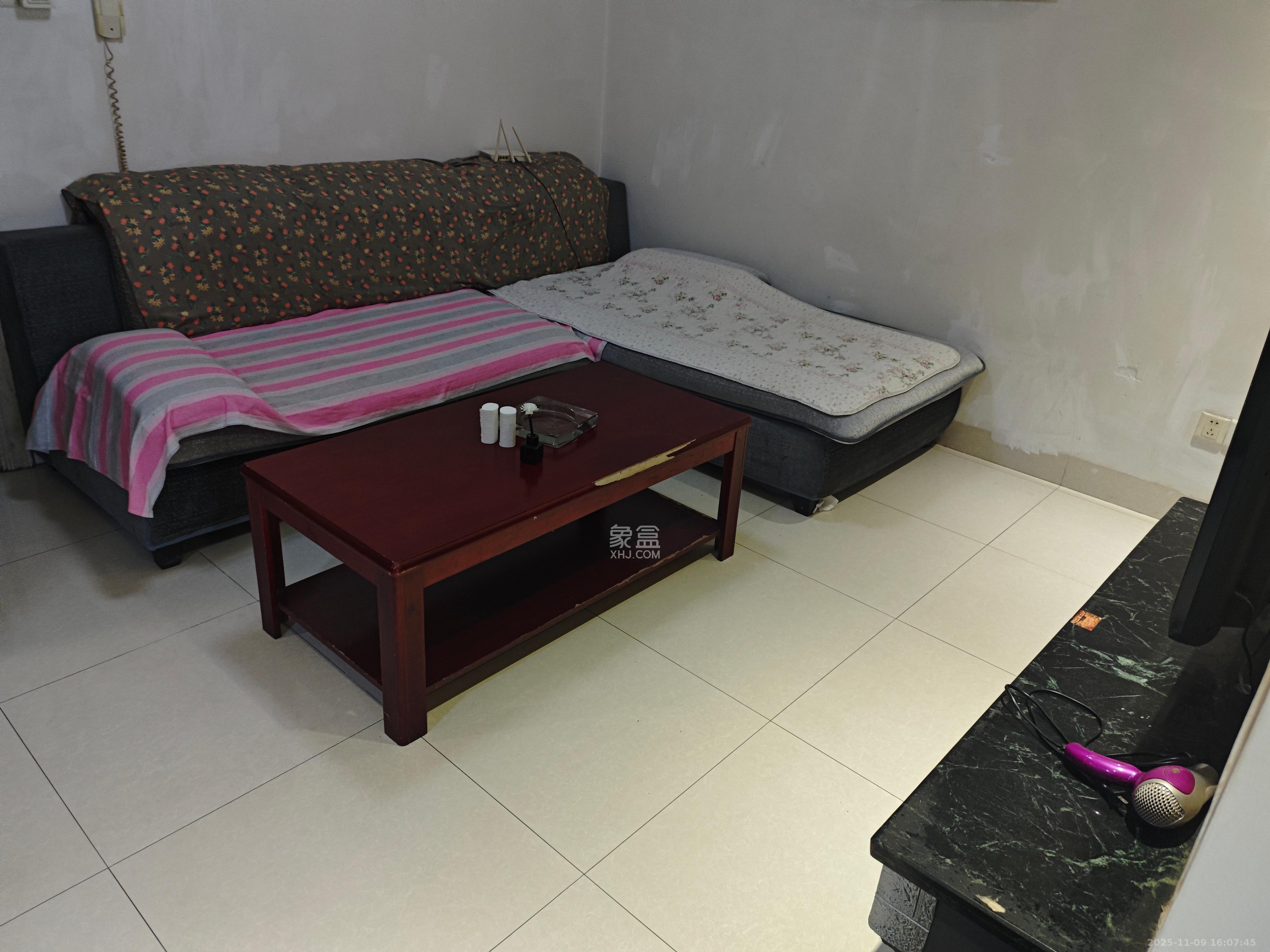 金碧文华 1室1厅1卫 1600.0元/月 金碧文华 1室1厅1卫 1600.0元/月室内图