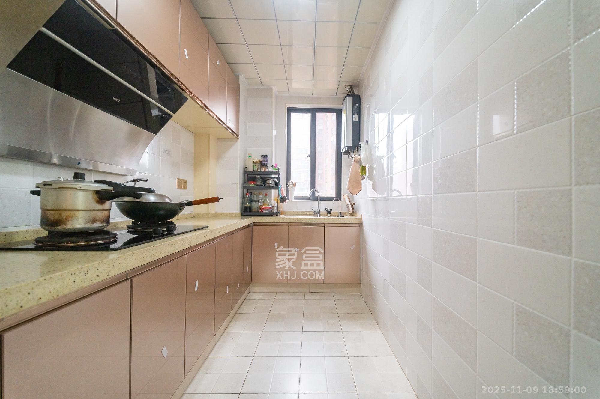 华润凤凰城二期 3室2厅2卫 88.0万 华润凤凰城二期 3室2厅2卫 88.0万厨房