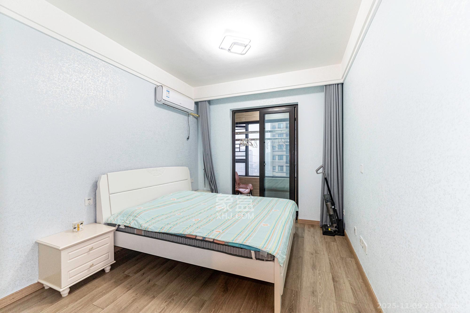 君合新城玺樾  4室2厅2卫    103.0万卧室