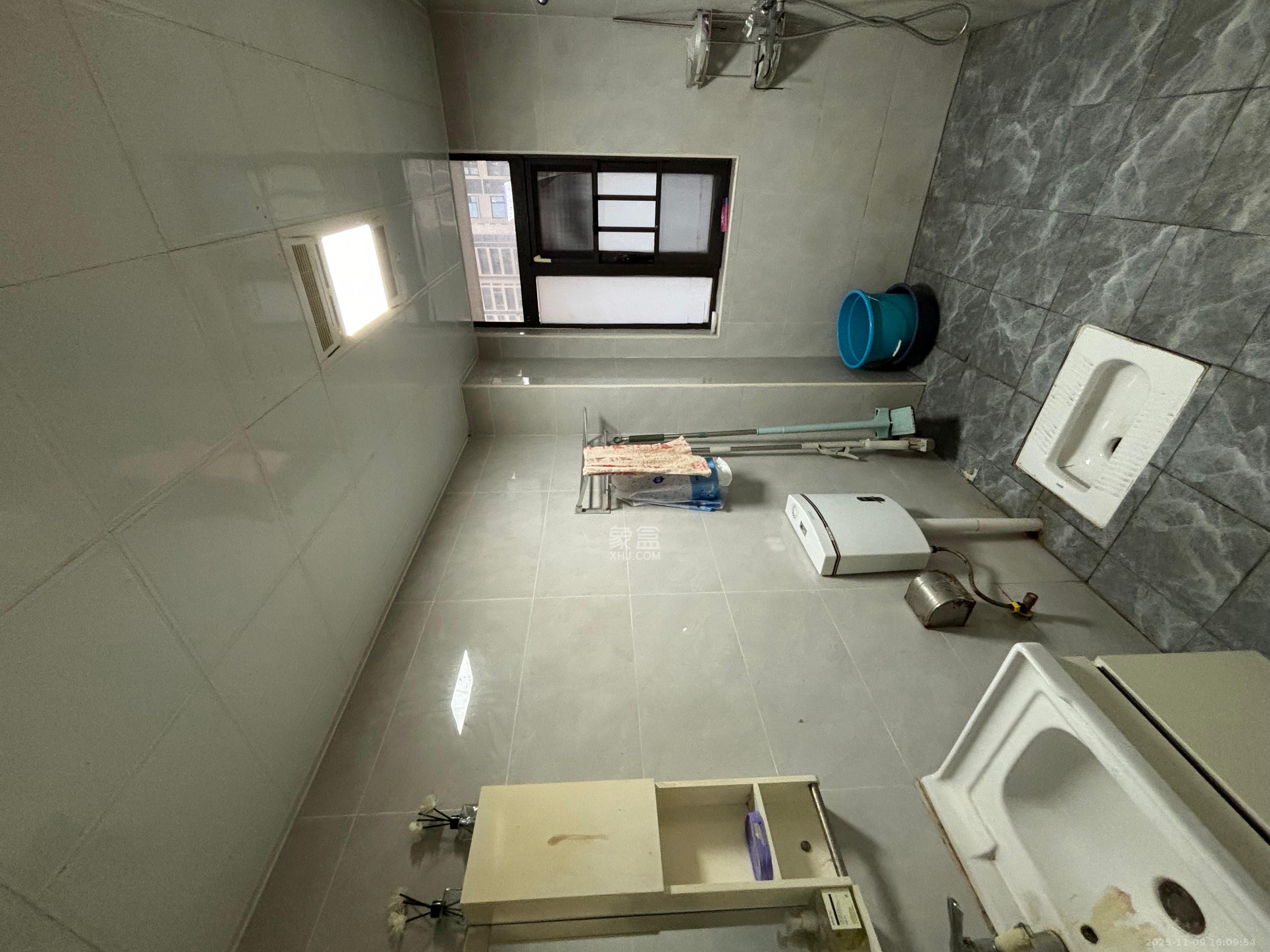 星雅美辰  3室2厅2卫    2400.0元/月室内图