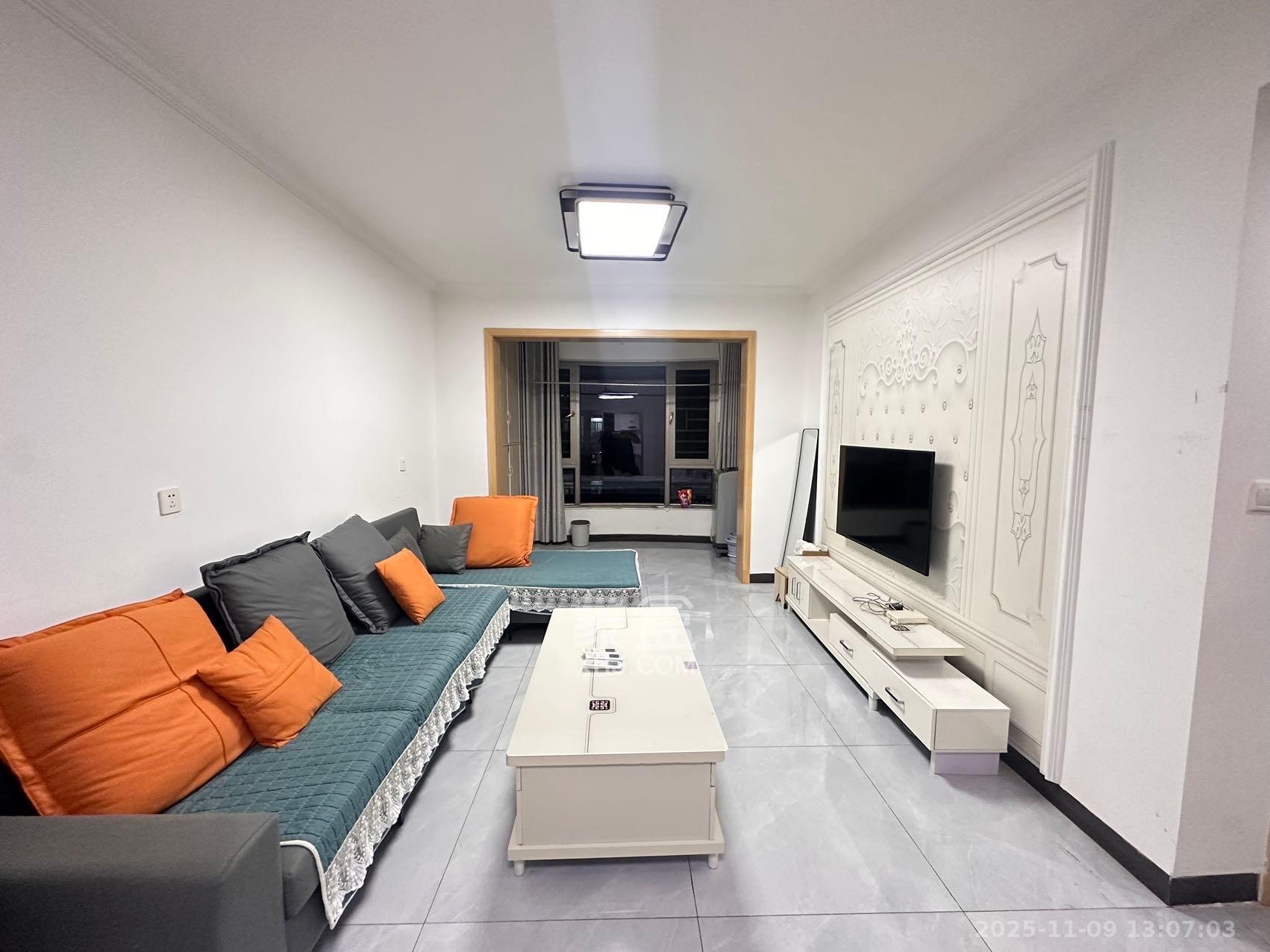 嘉雨兴园  2室1厅1卫    2500.0元/月