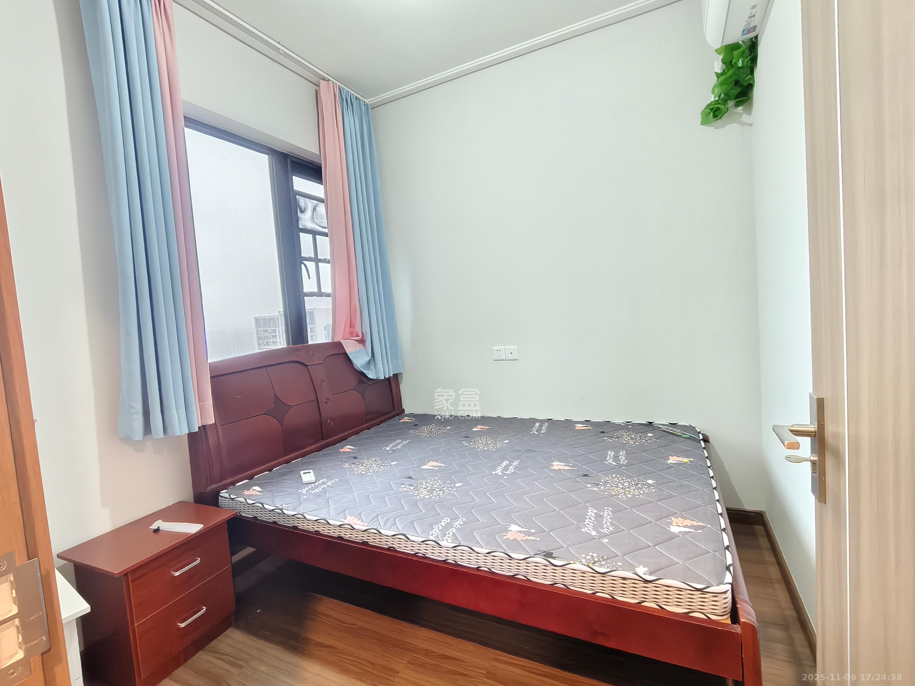 保利茉莉公馆  3室2厅2卫    3200.0元/月室内图