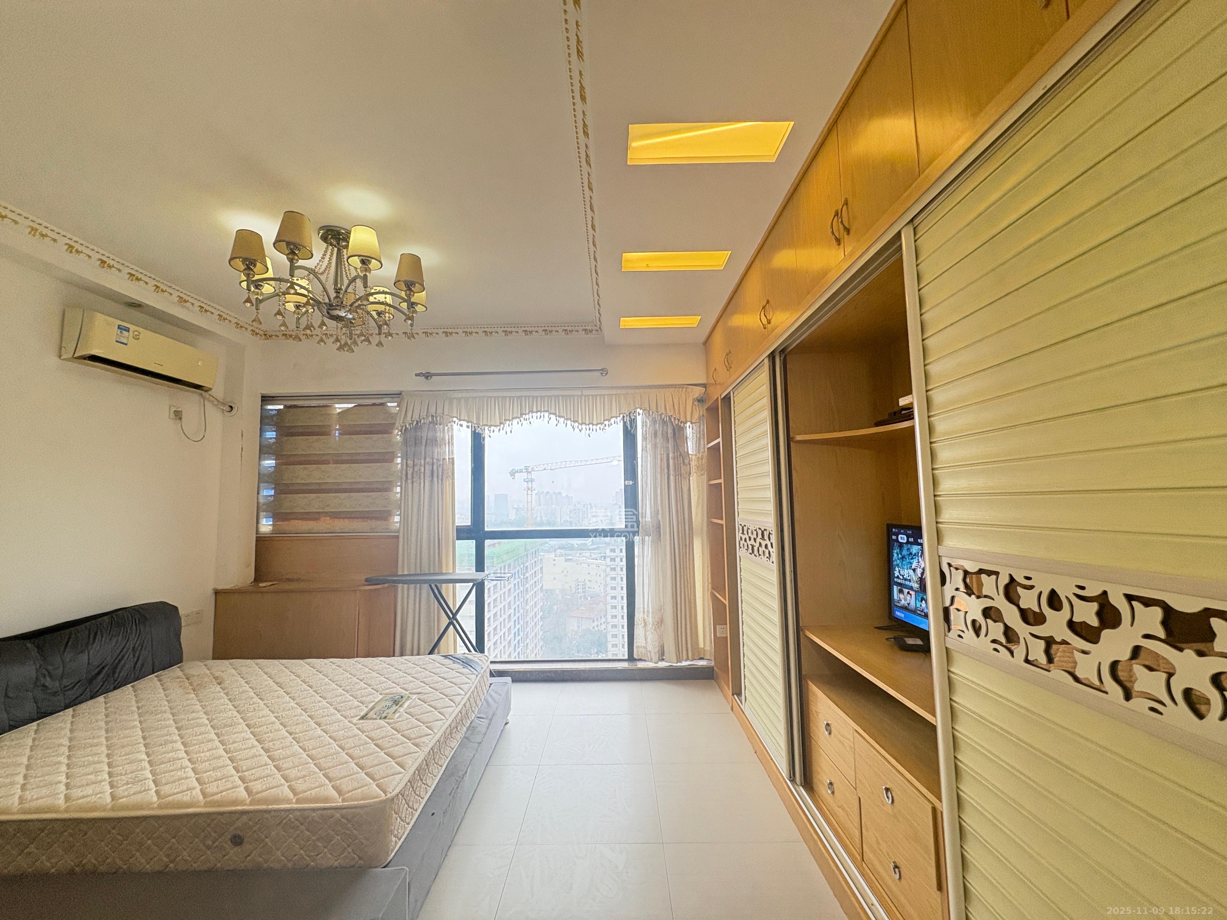 麓谷明珠  1室0厅1卫    1500.0元/月