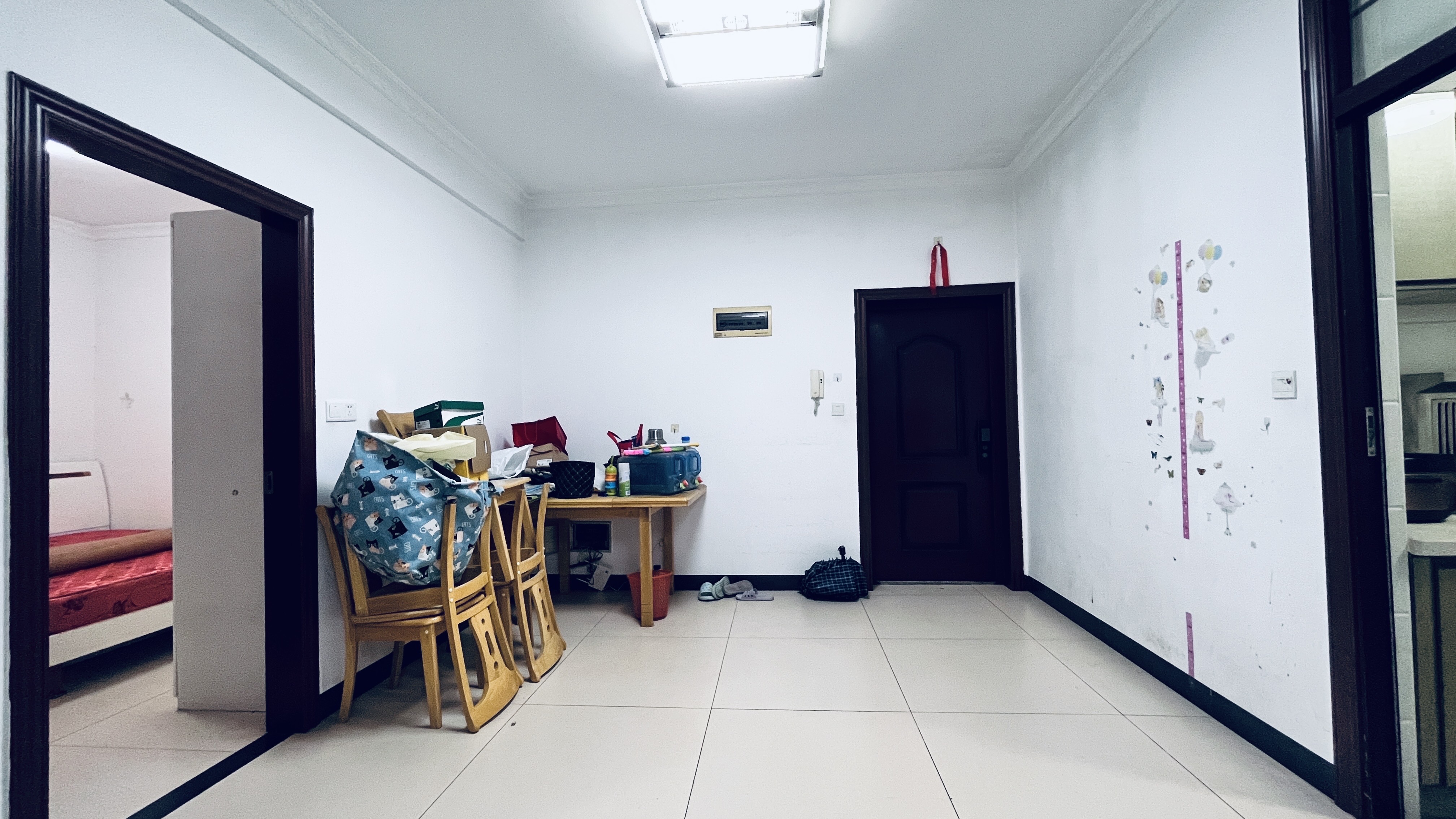 香格里拉 2室2厅1卫 39.0万 香格里拉 2室2厅1卫 39.0万客厅