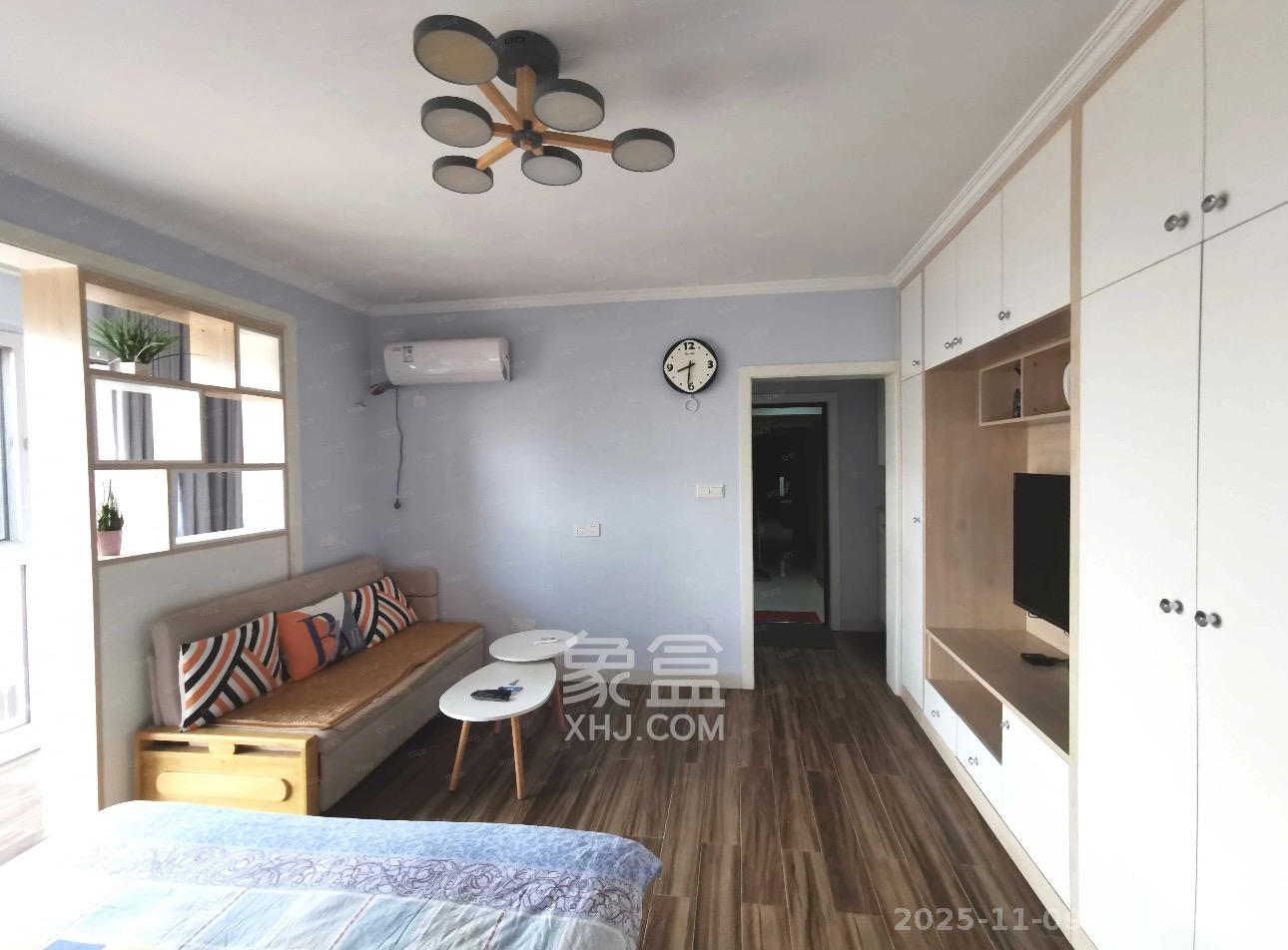 九龙领仕汇  1室1厅1卫    1200.0元/月