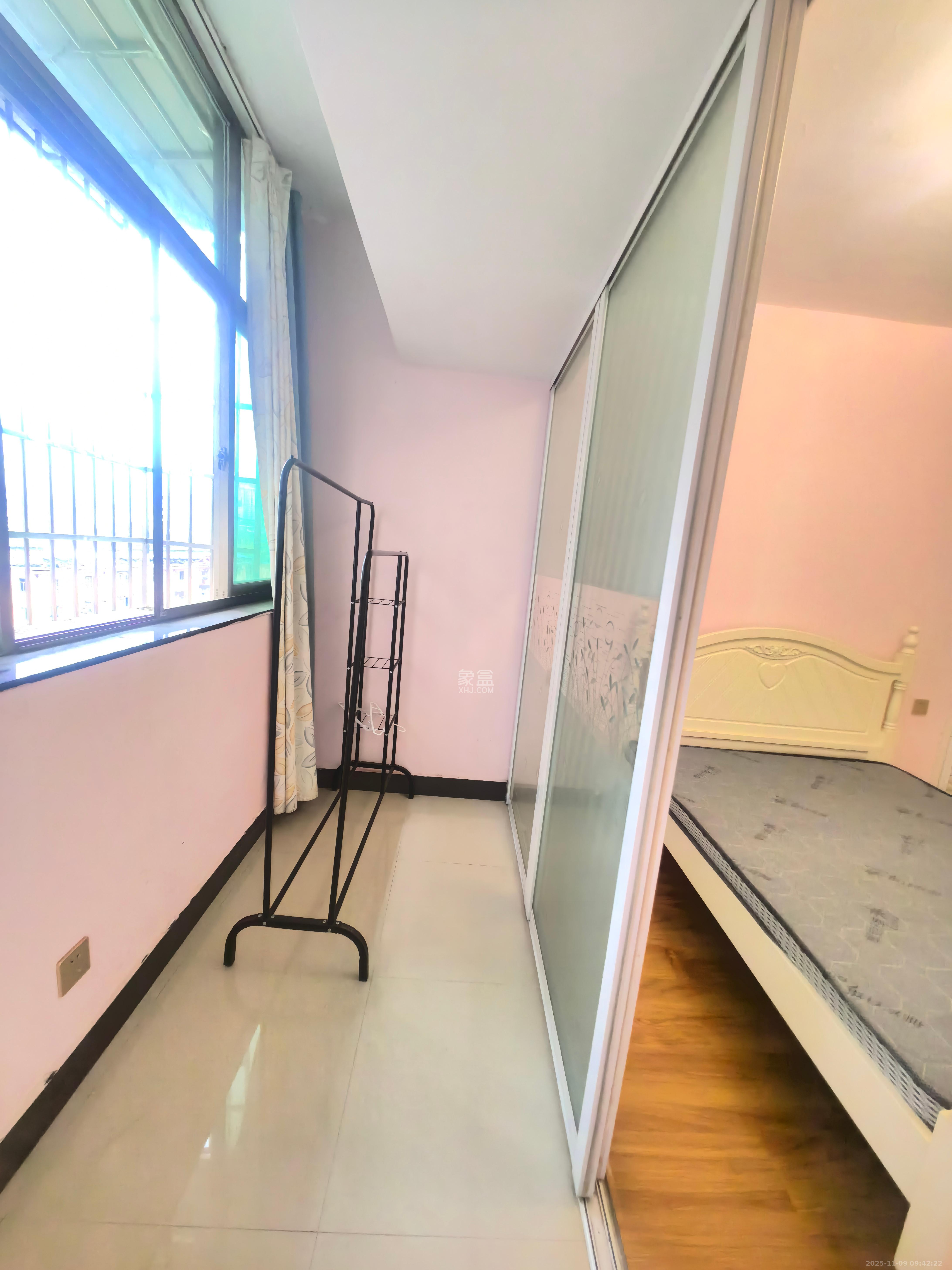 QQ生活馆 1室1厅1卫 1700.0元/月 QQ生活馆 1室1厅1卫 1700.0元/月室内图