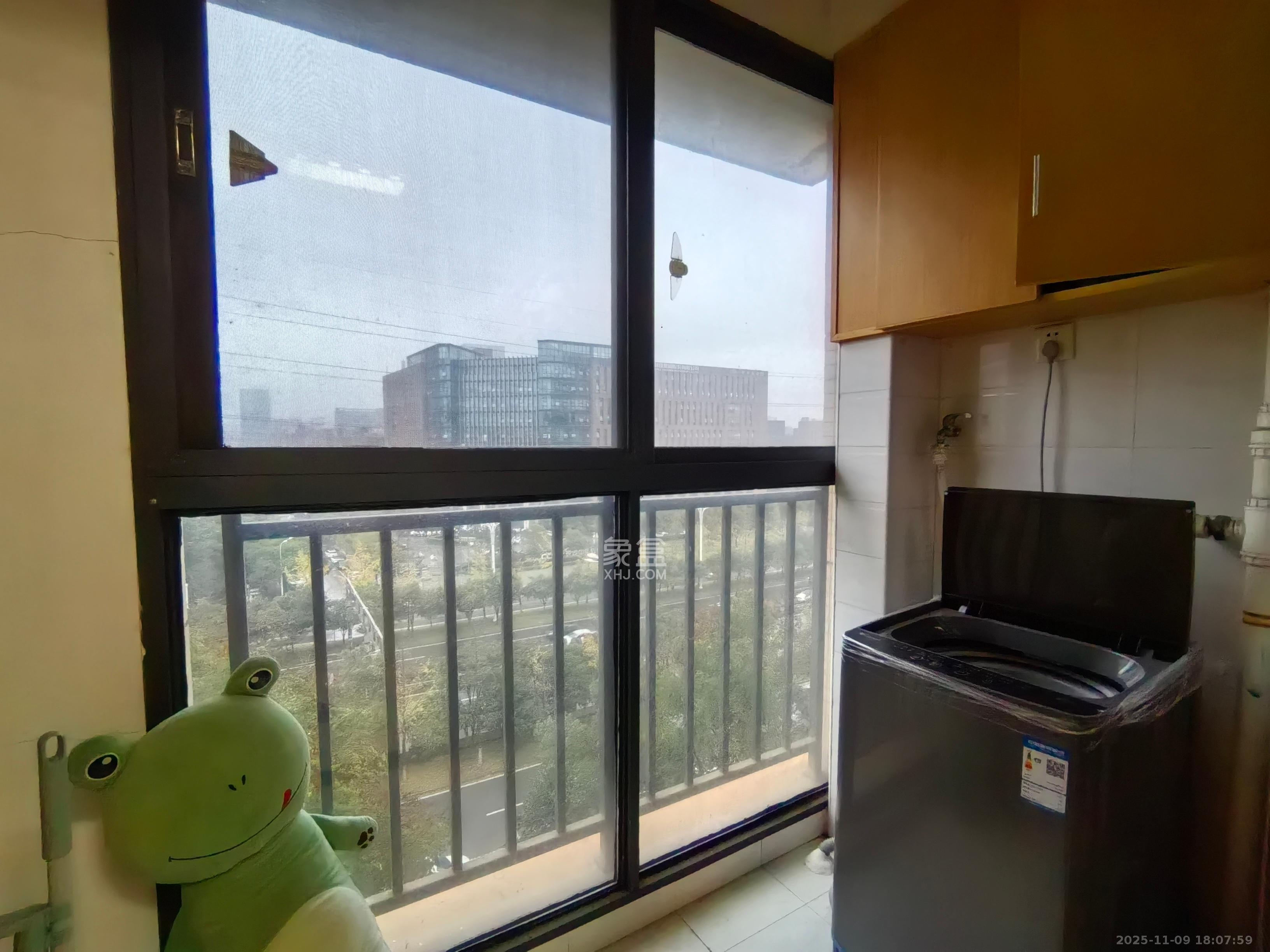 保利麓谷林语A区 3室2厅1卫 2400.0元/月 保利麓谷林语A区 3室2厅1卫 2400.0元/月室内图