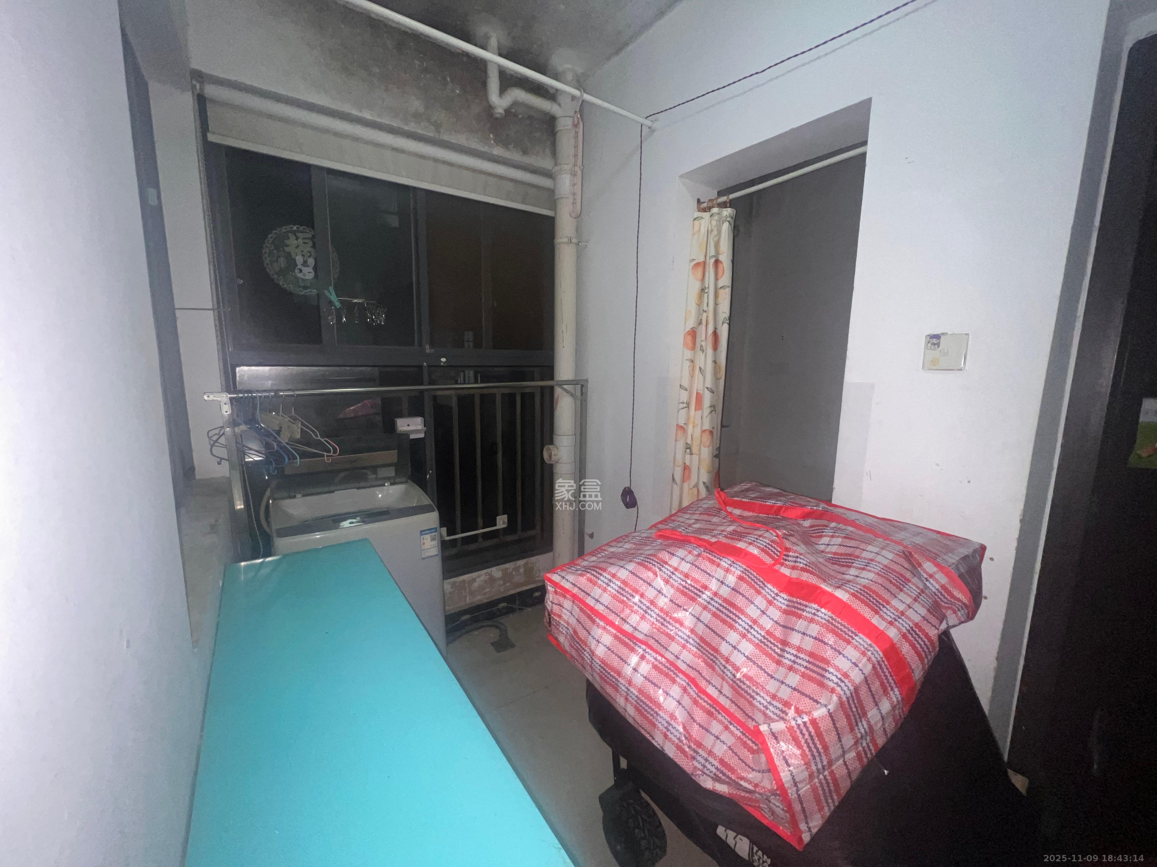 上海城小区  3室2厅2卫    2000.0元/月室内图