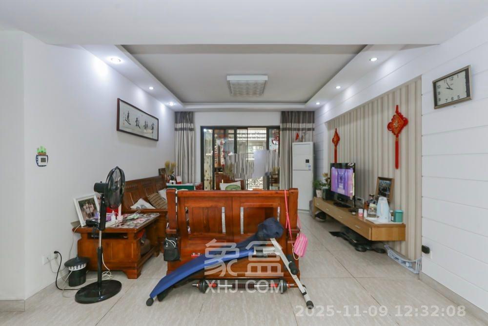 钰龙天下一期 3室2厅2卫 4200.0元/月 钰龙天下一期 3室2厅2卫 4200.0元/月室内图