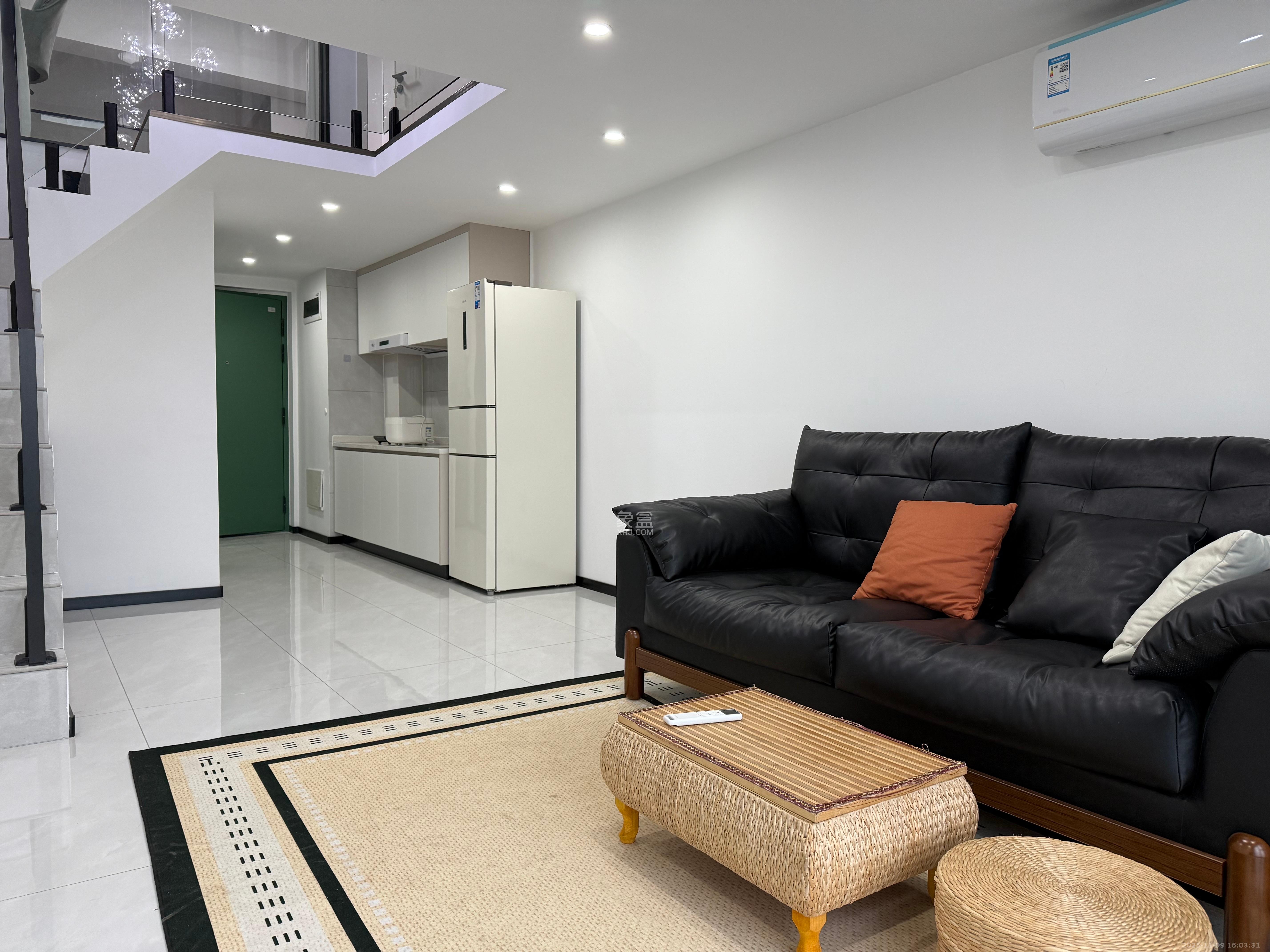 绿地V岛 1室0厅0卫 2800.0元/月 绿地V岛 1室0厅0卫 2800.0元/月室内图