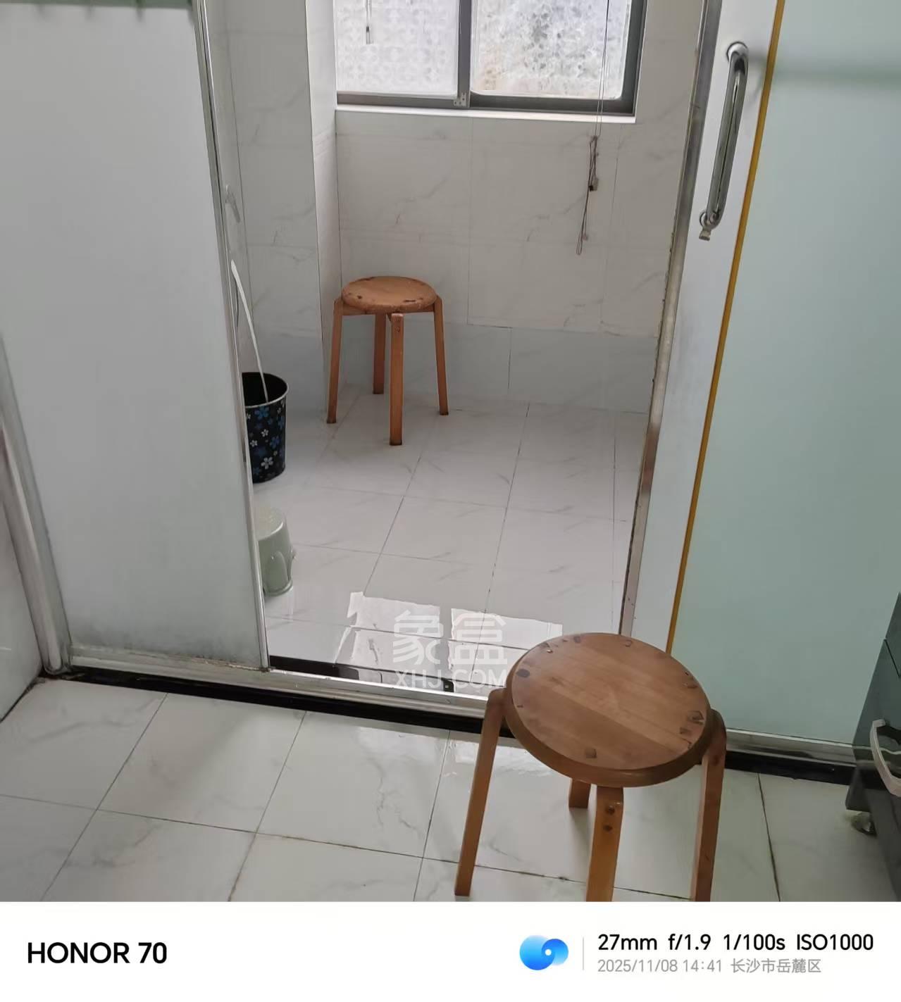 黄鹤小区3片  3室2厅1卫    2100.0元/月室内图