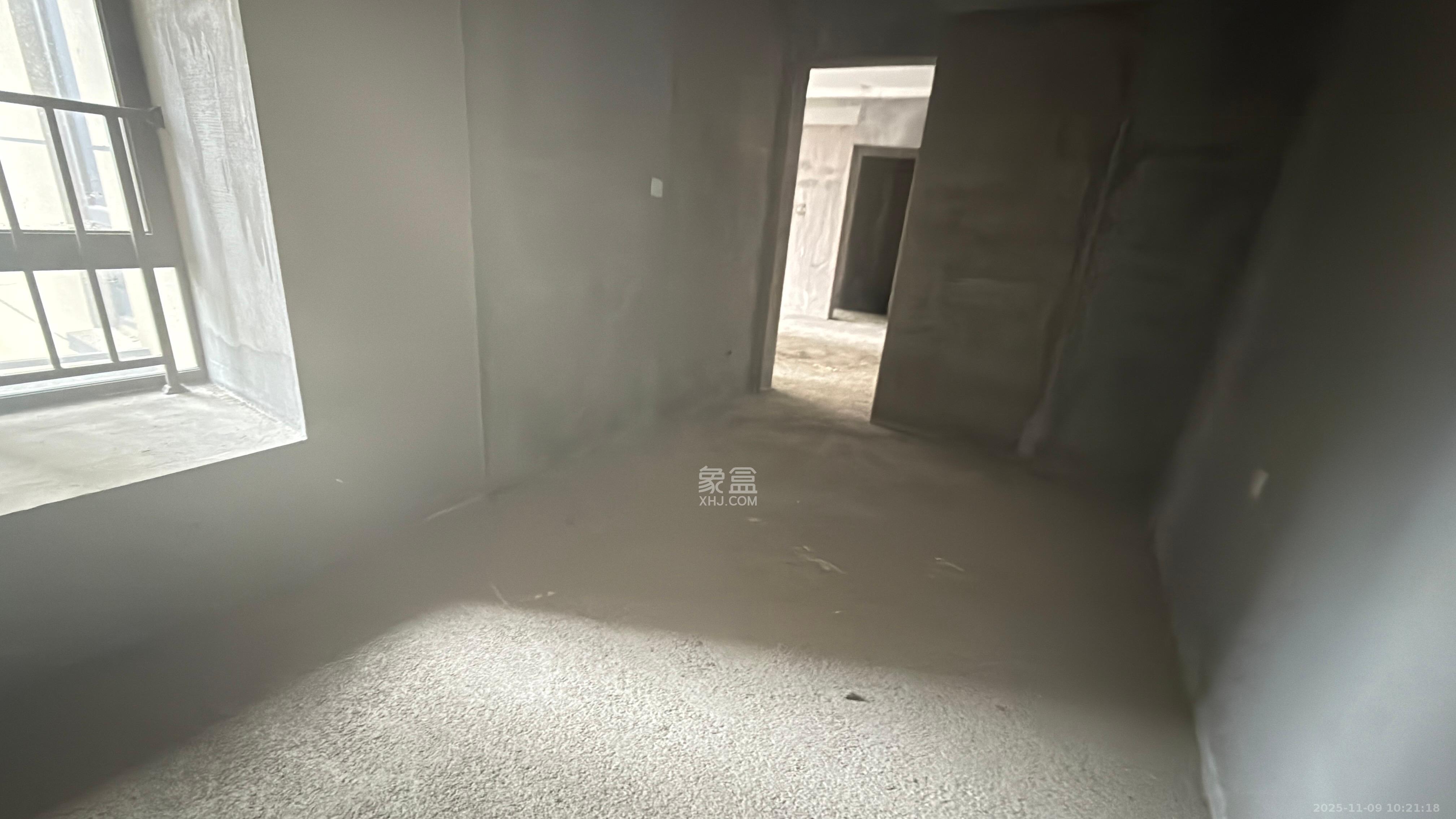 长房万楼公馆 1室0厅0卫 50.0万 长房万楼公馆 1室0厅0卫 50.0万客厅