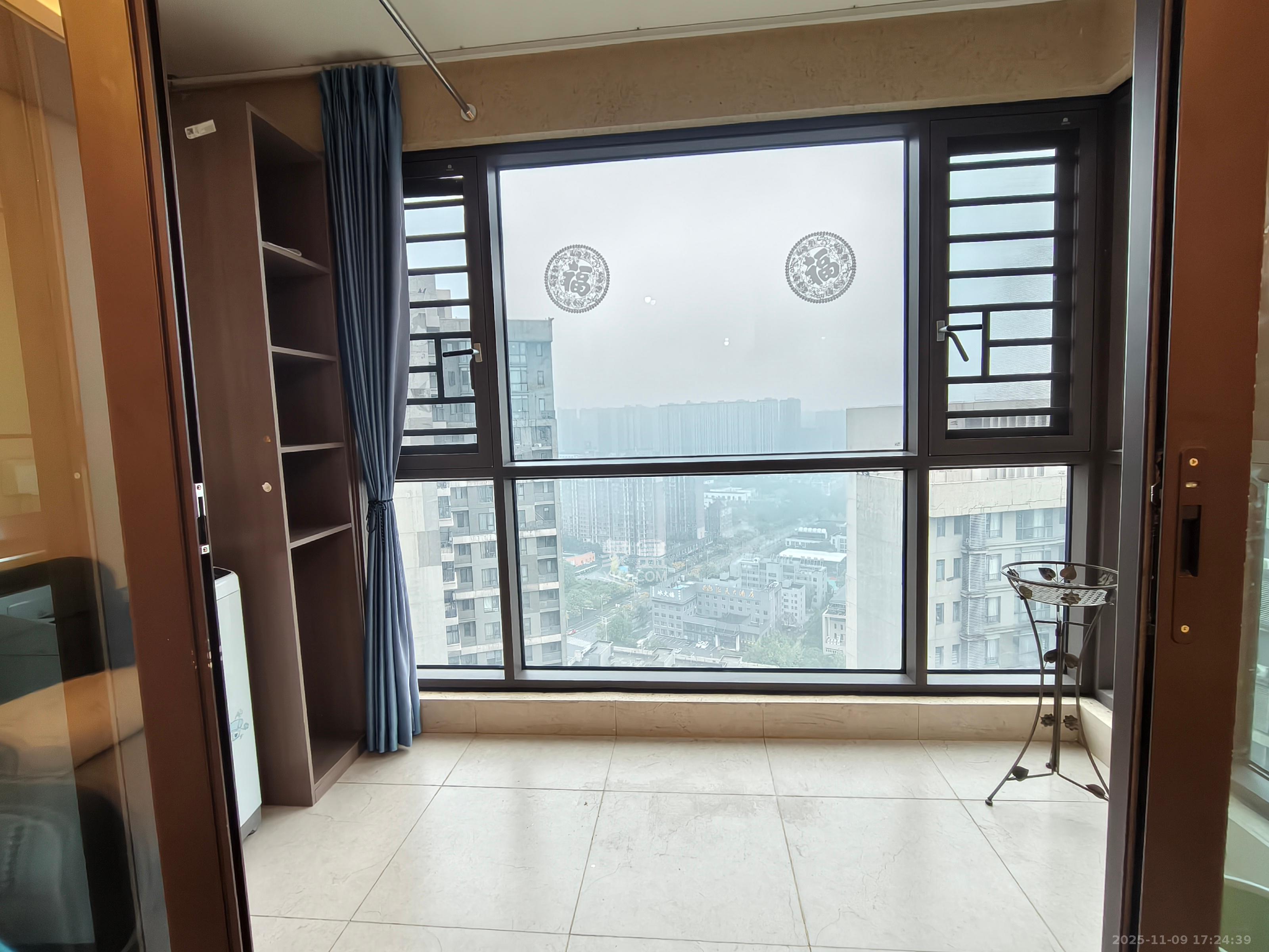 保利茉莉公馆  3室2厅2卫    3200.0元/月室内图