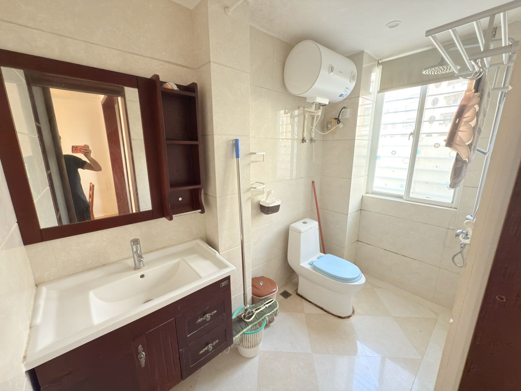 天上人间 3室2厅2卫 3000.0元/月 天上人间 3室2厅2卫 3000.0元/月室内图