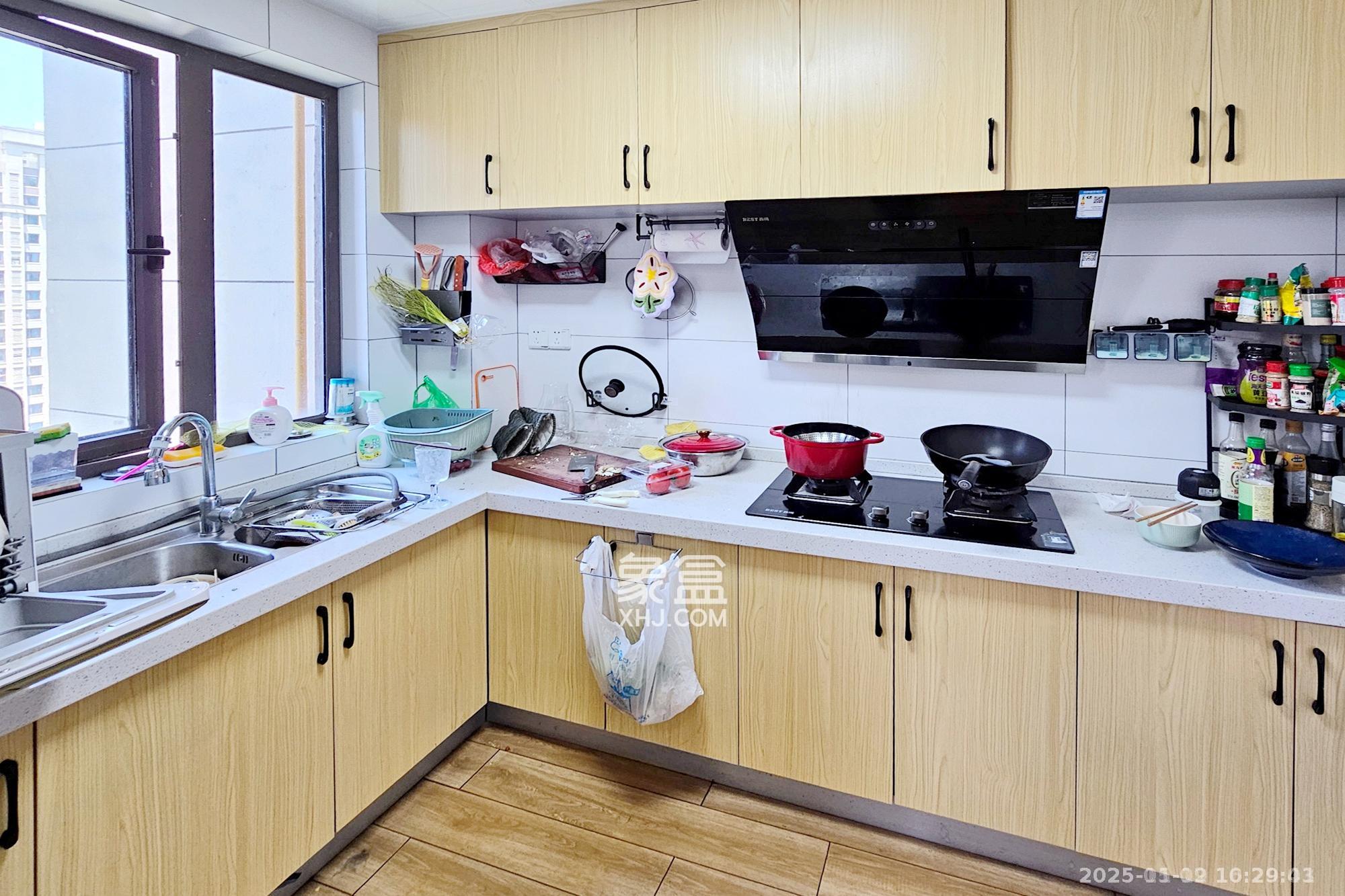 阳光城尚东湾蓝莓苑  4室2厅2卫    3500.0元/月室内图