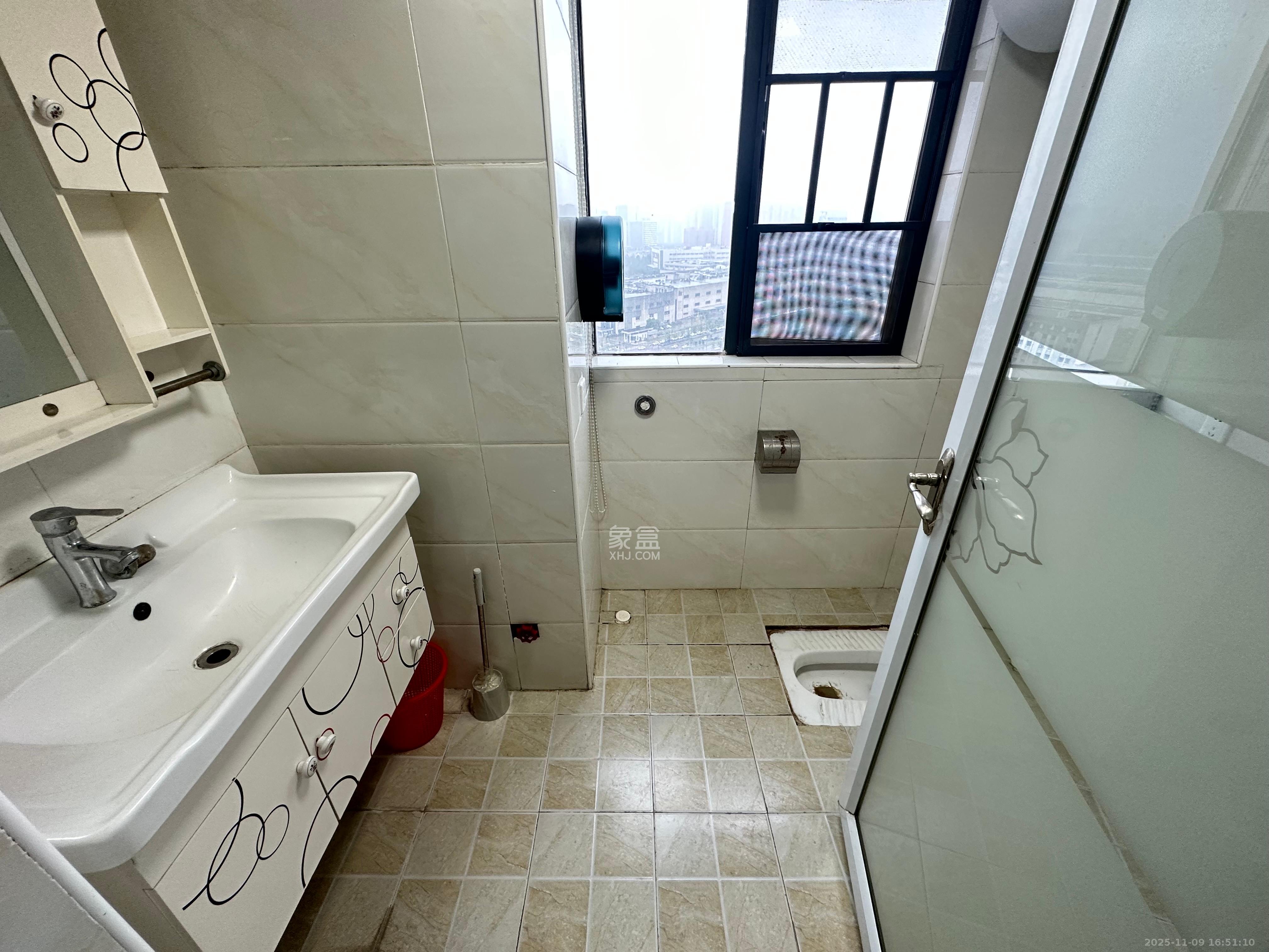 保利麓谷林语I区  1室1厅1卫    1200.0元/月