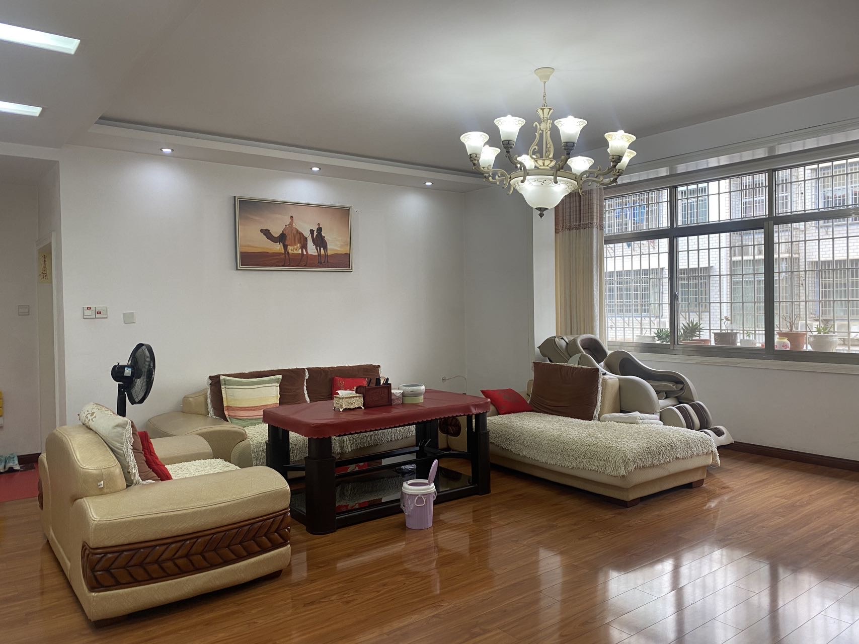 国税局家属院  3室2厅1卫    79.8万