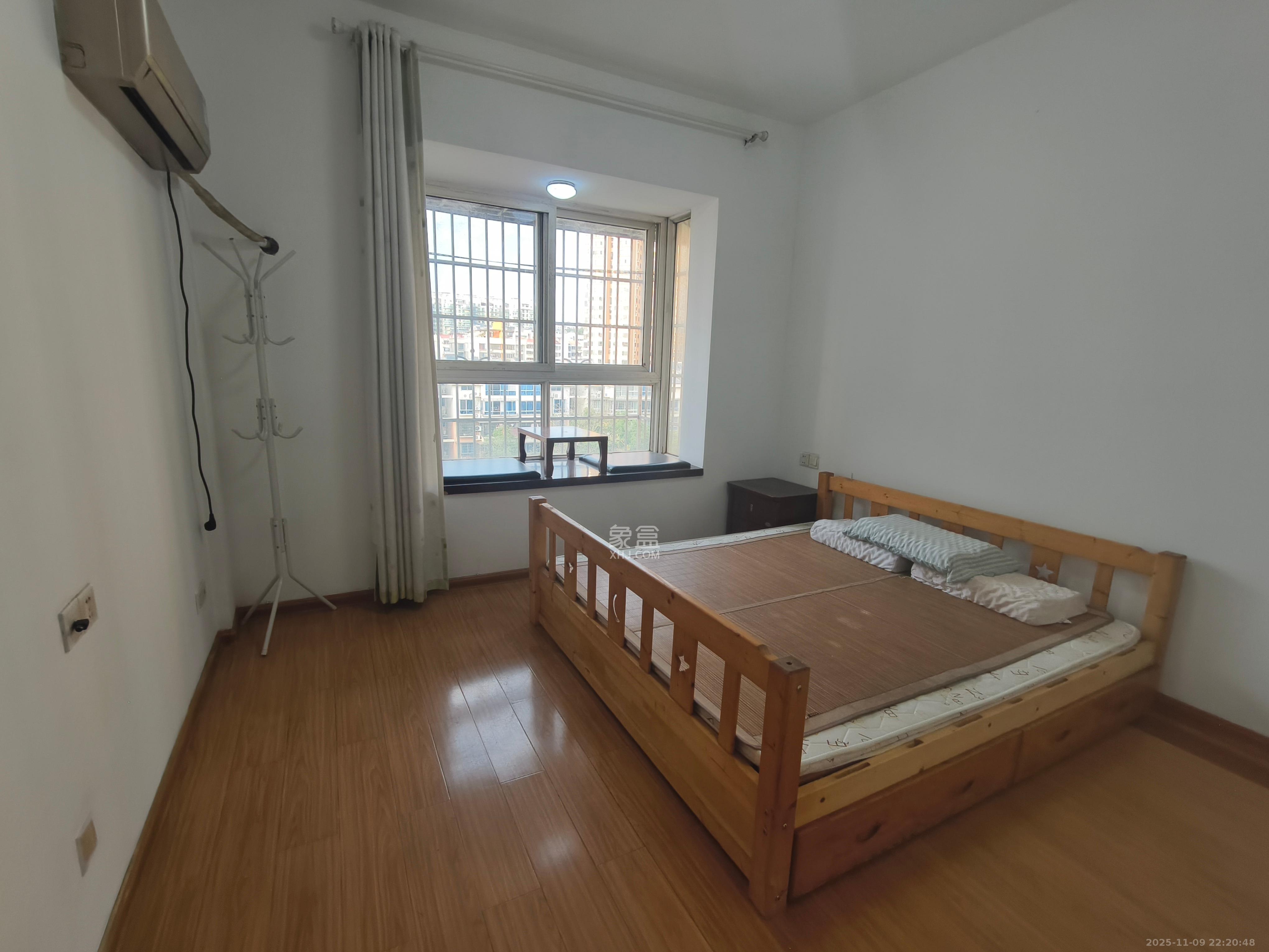 翡翠林居  2室2厅1卫    1800.0元/月室内图