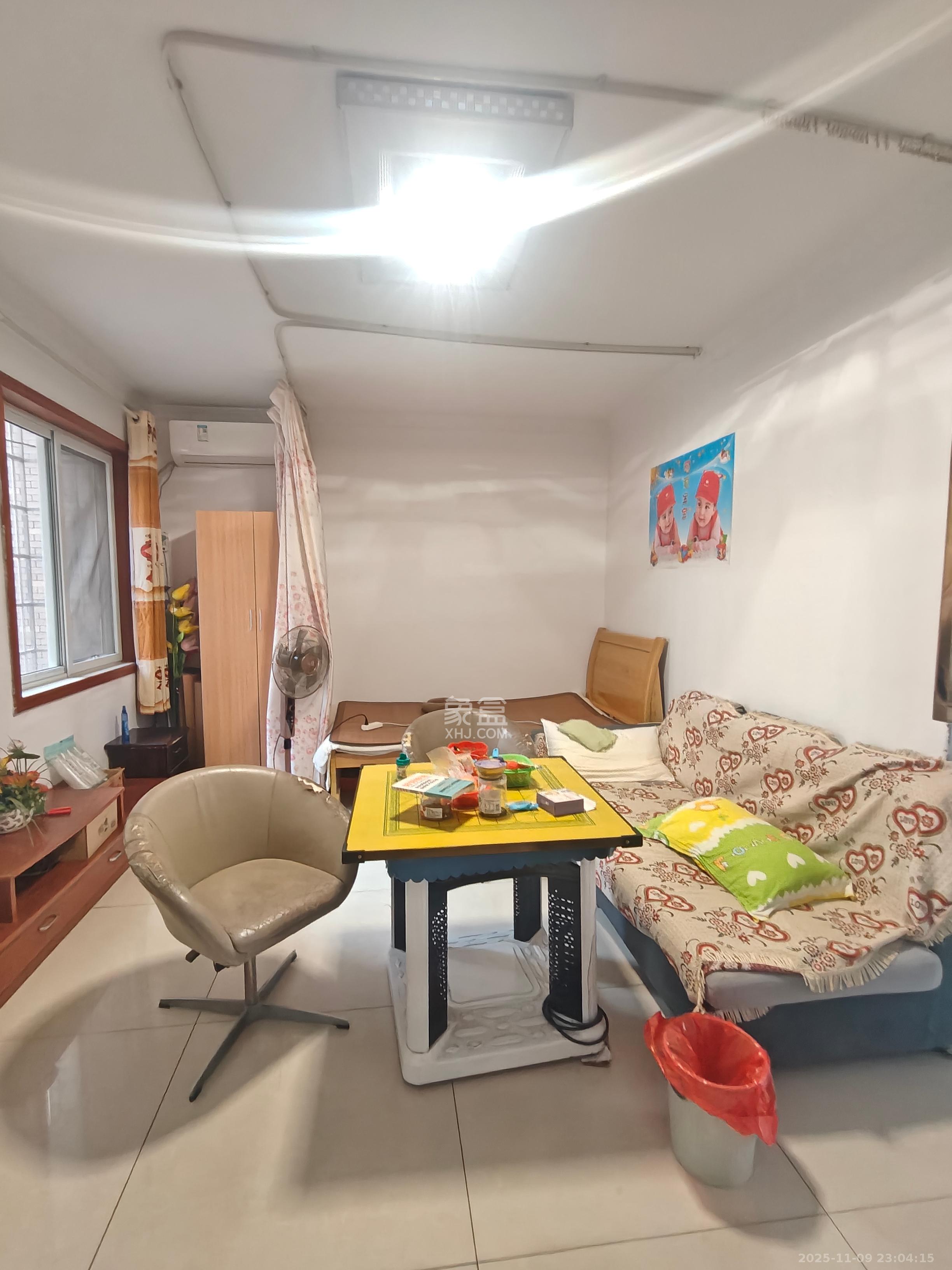 和馨园  1室0厅0卫    2700.0元/月