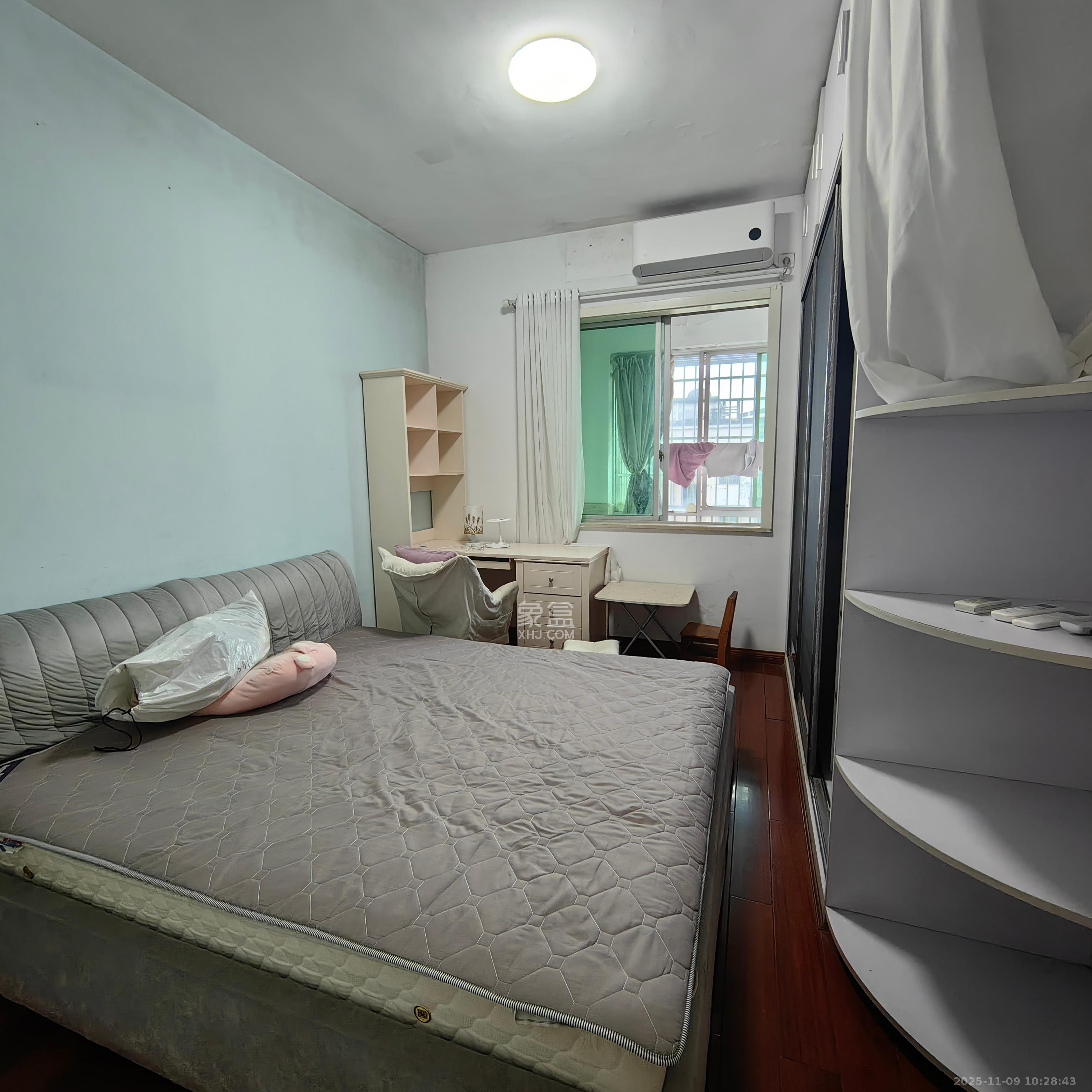 中南汽车世界  3室2厅1卫    1200.0元/月室内图