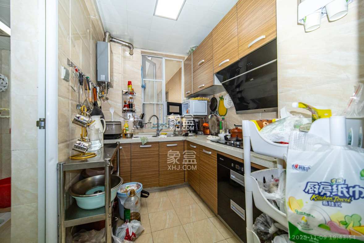 恒广国际景园一二区 3室2厅1卫 68.0万 恒广国际景园一二区 3室2厅1卫 68.0万厨房