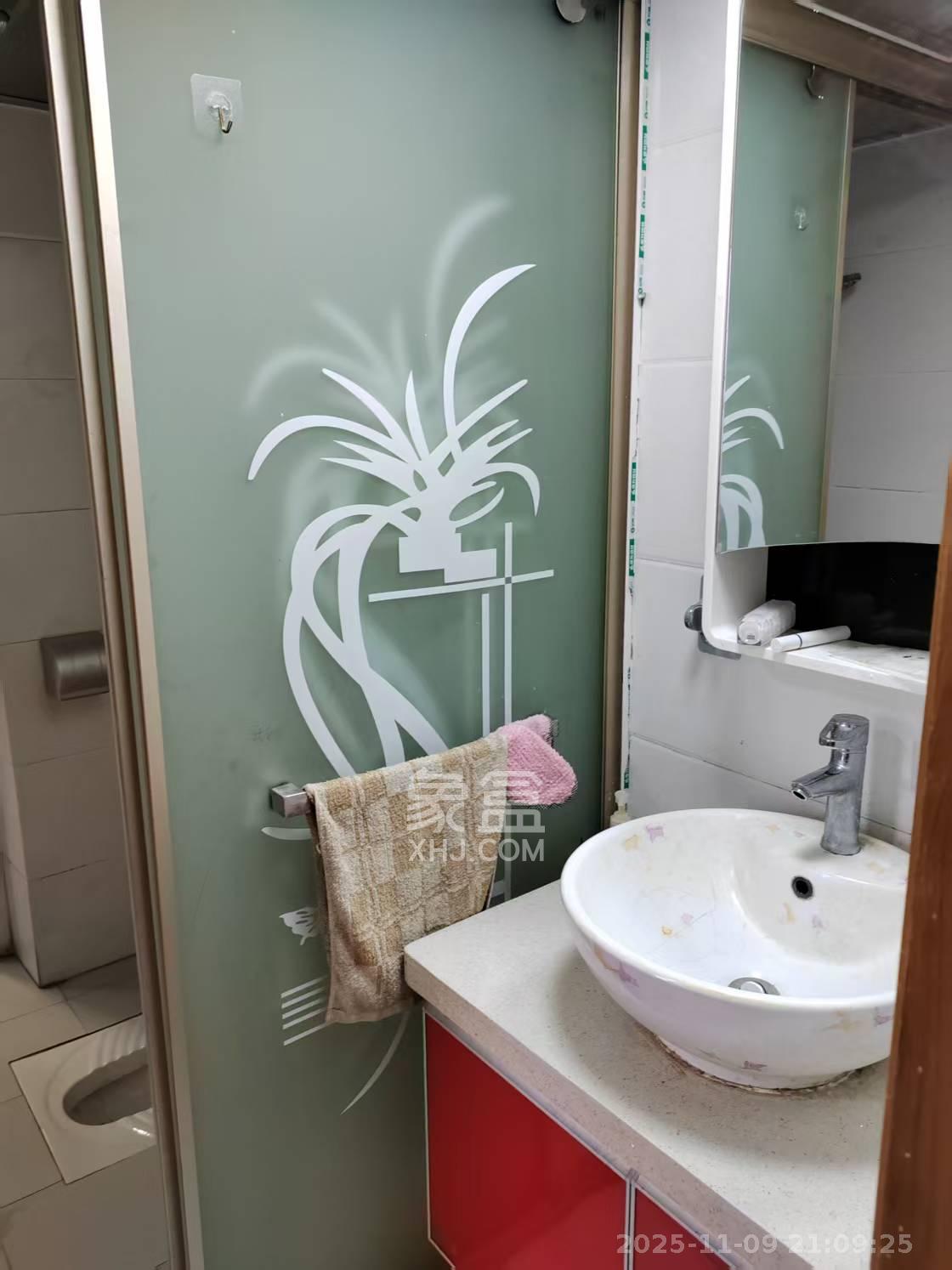 秀峰景园(领秀峰) 3室2厅1卫 1700.0元/月 秀峰景园(领秀峰) 3室2厅1卫 1700.0元/月室内图