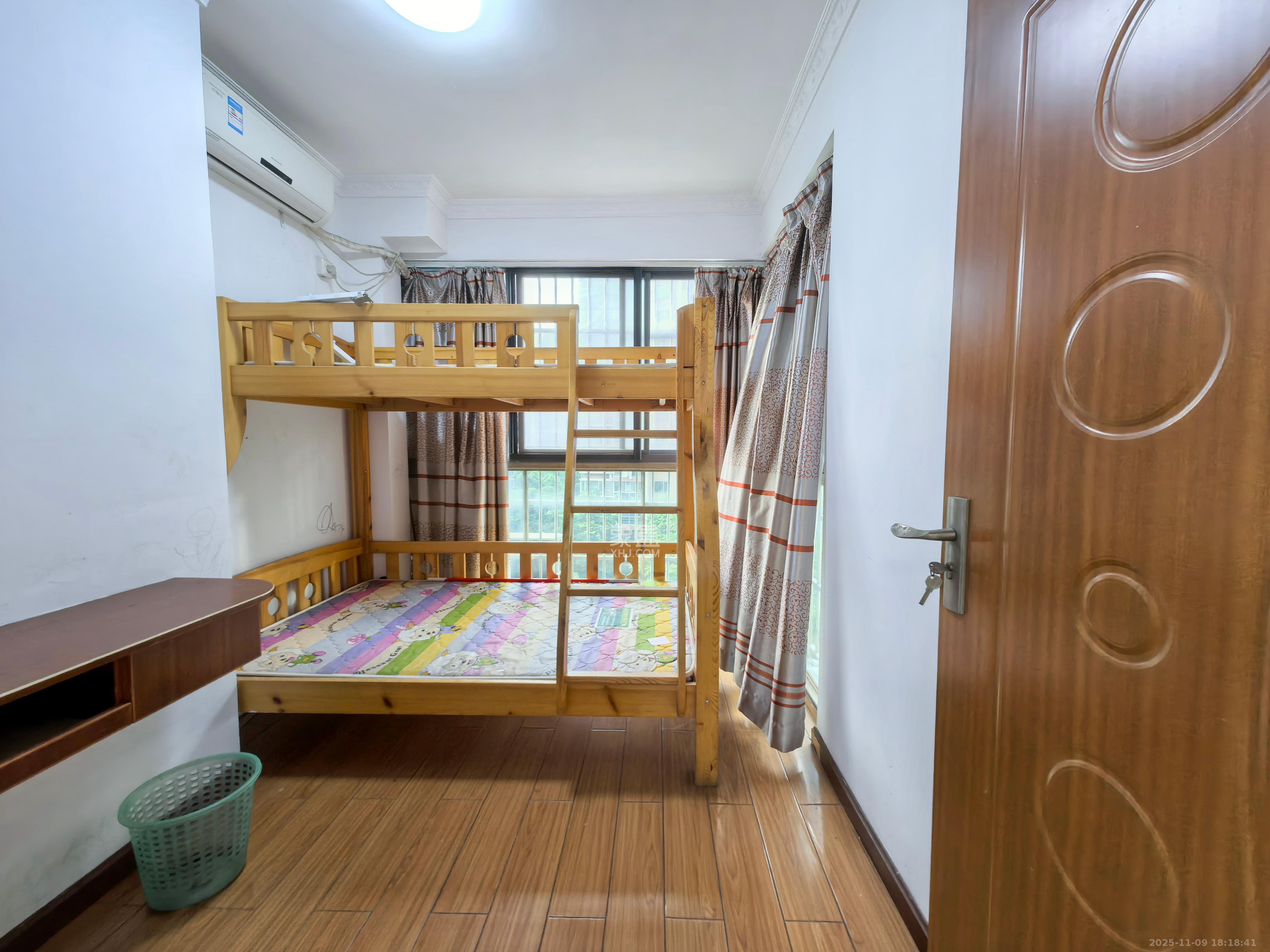 新城新世界一二三期 3室2厅1卫 2500.0元/月 新城新世界一二三期 3室2厅1卫 2500.0元/月室内图