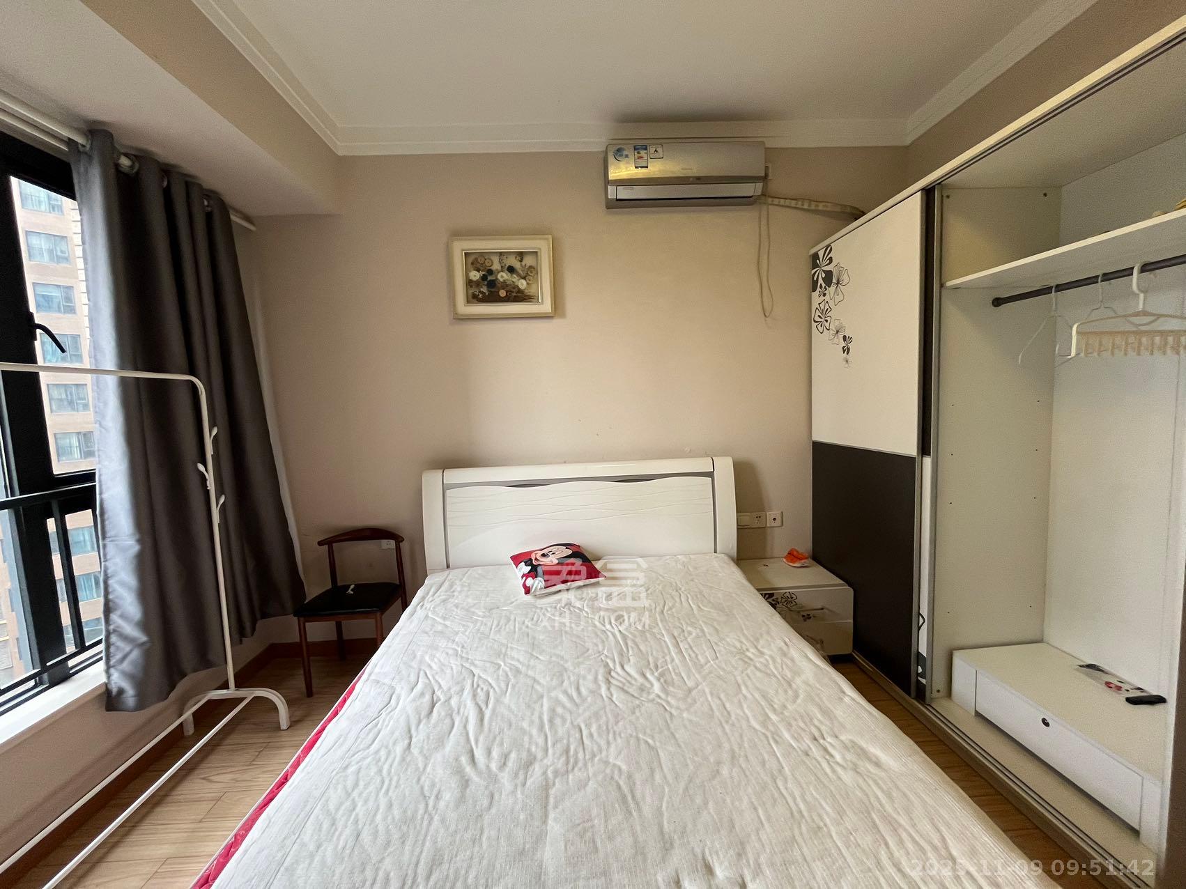 藏珑湖上国际花园  1室1厅1卫    1800.0元/月室内图