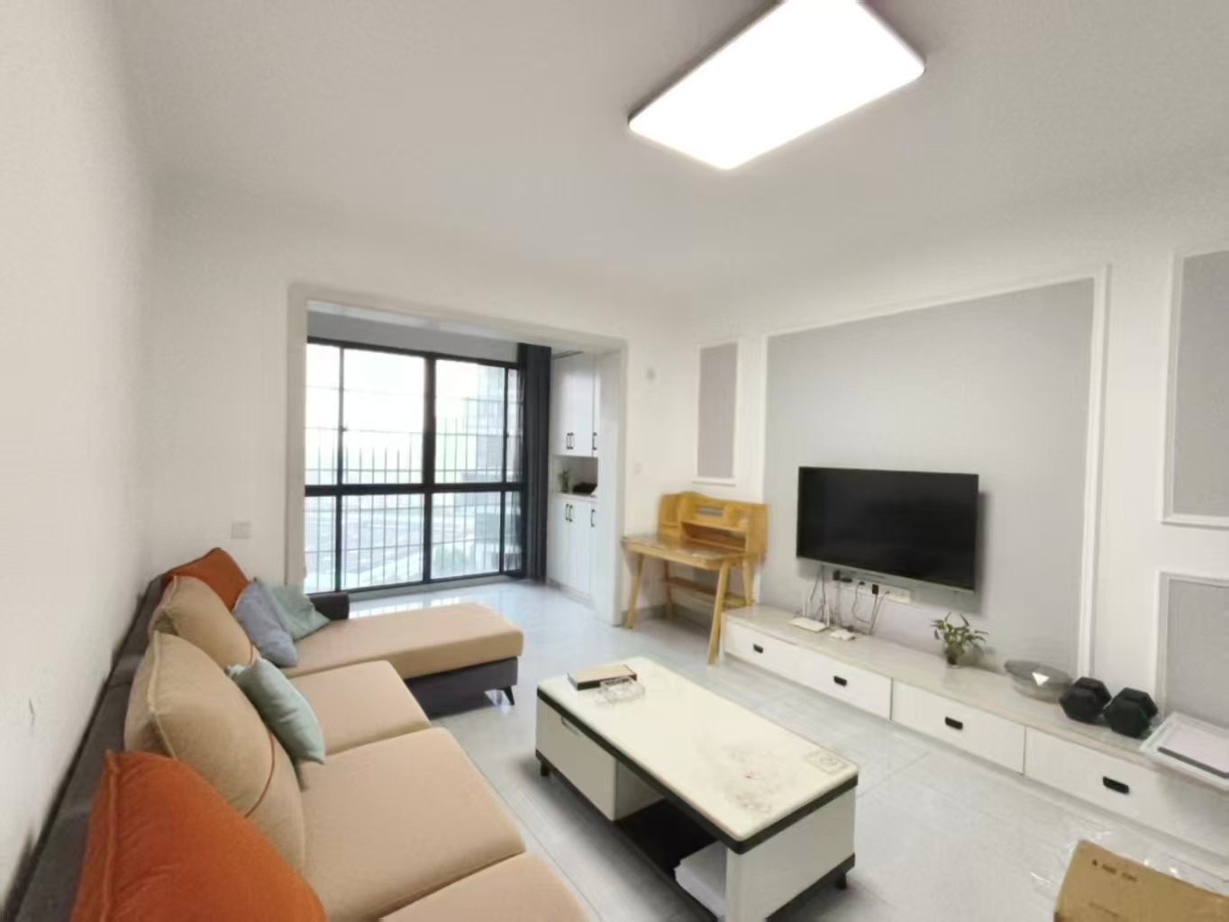 道伟山水华苑  2室1厅1卫    2680.0元/月