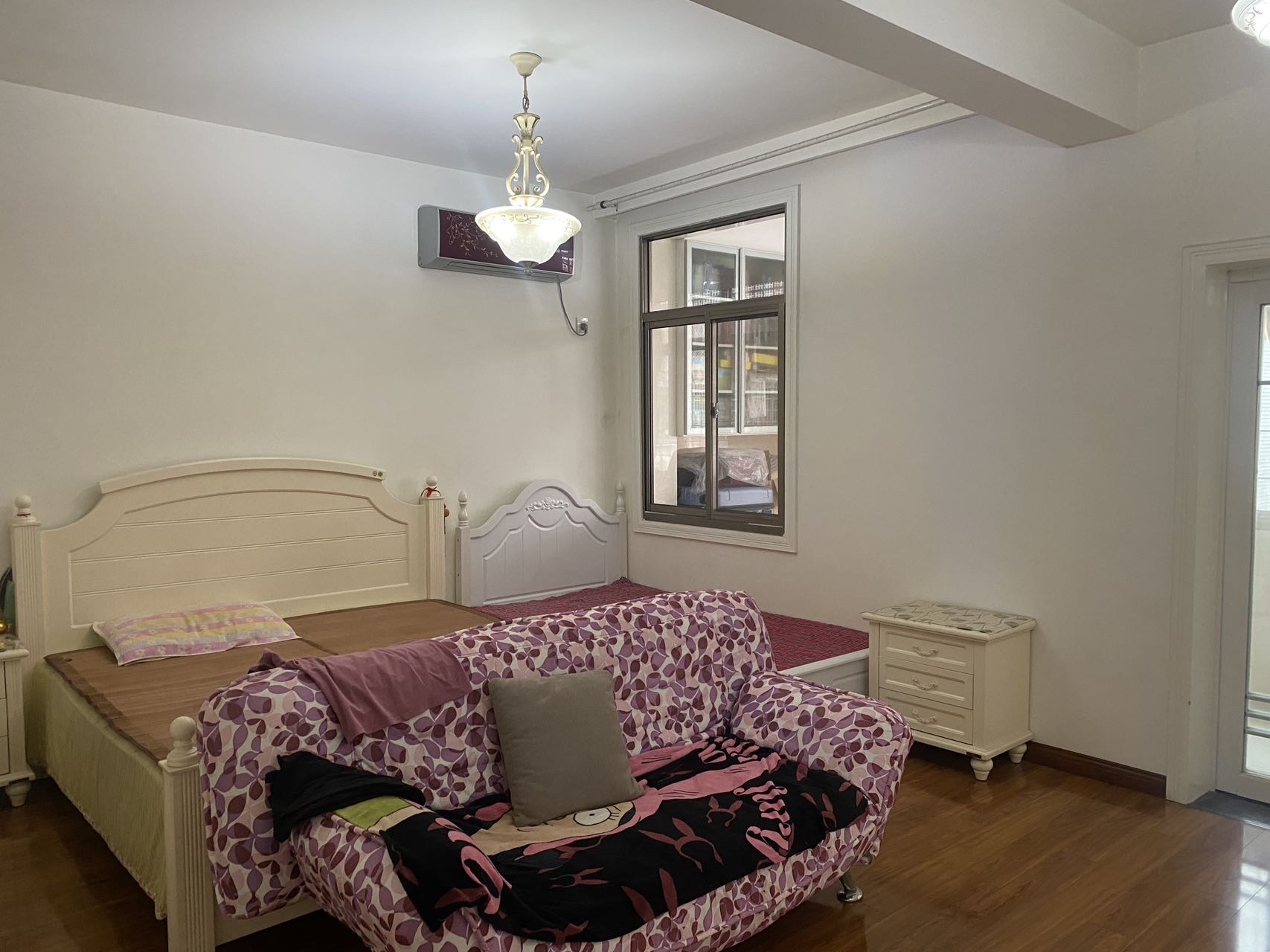 国税局家属院  3室1厅2卫    79.8万客厅