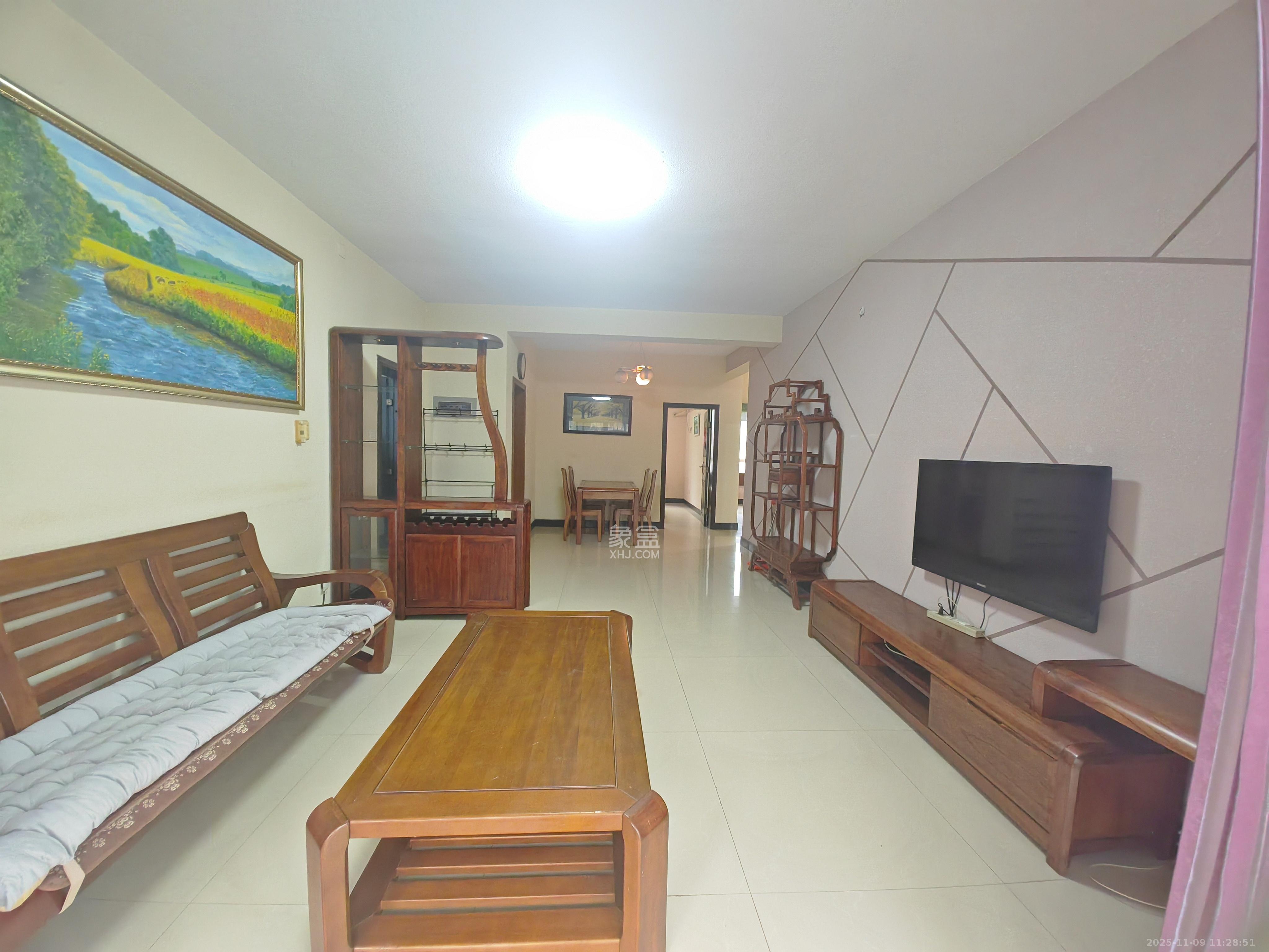 枫林绿洲  3室2厅2卫    2000.0元/月室内图