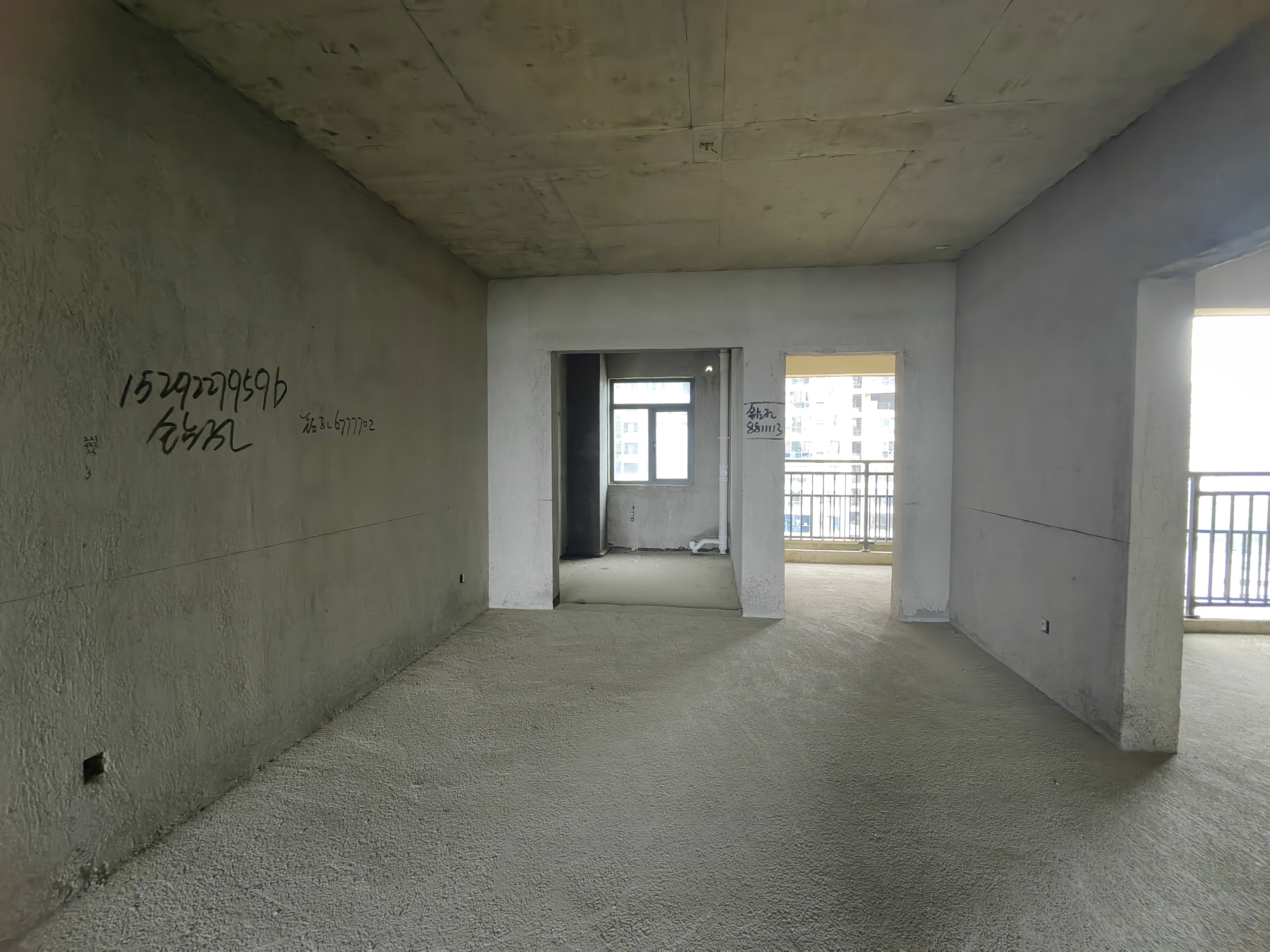 五江碧桂园城市广场 4室2厅2卫 76.8万 五江碧桂园城市广场 4室2厅2卫 76.8万客厅