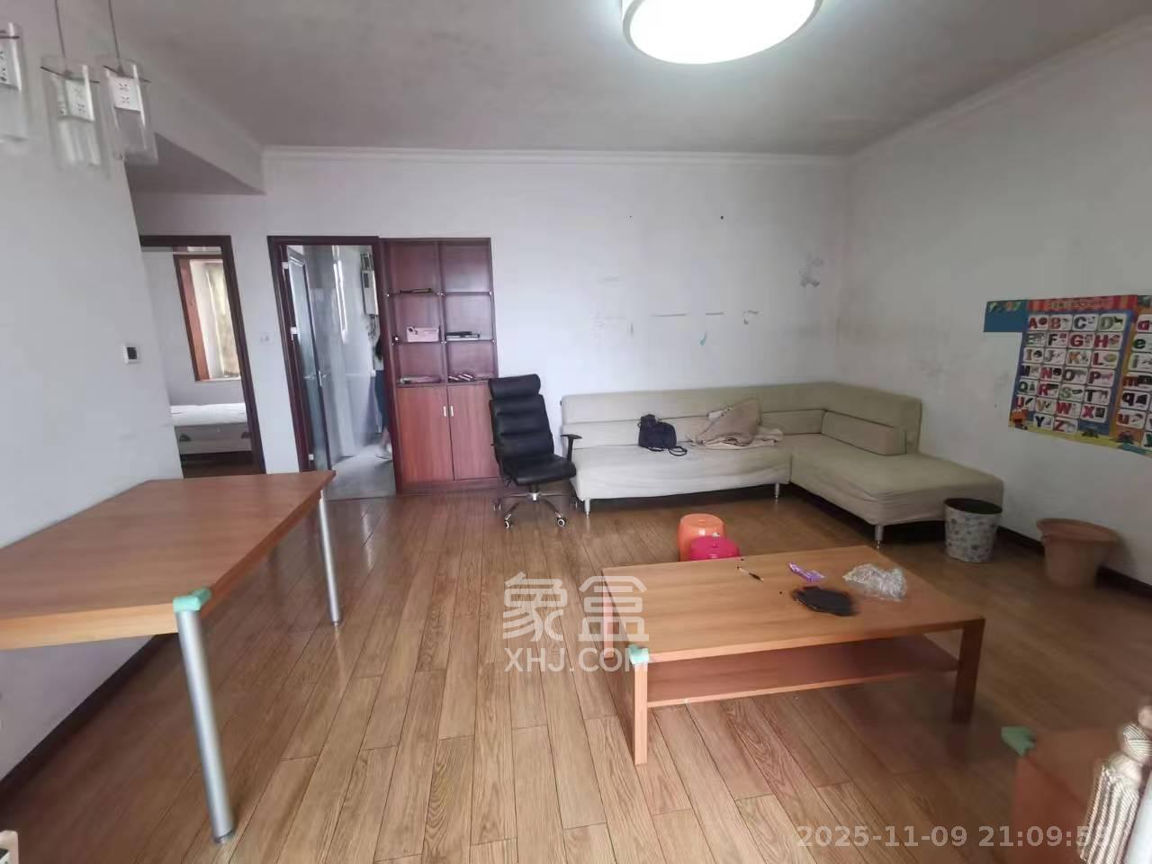 锦湘国际星城三期（锦绣苑）  2室1厅1卫    2200.0元/月