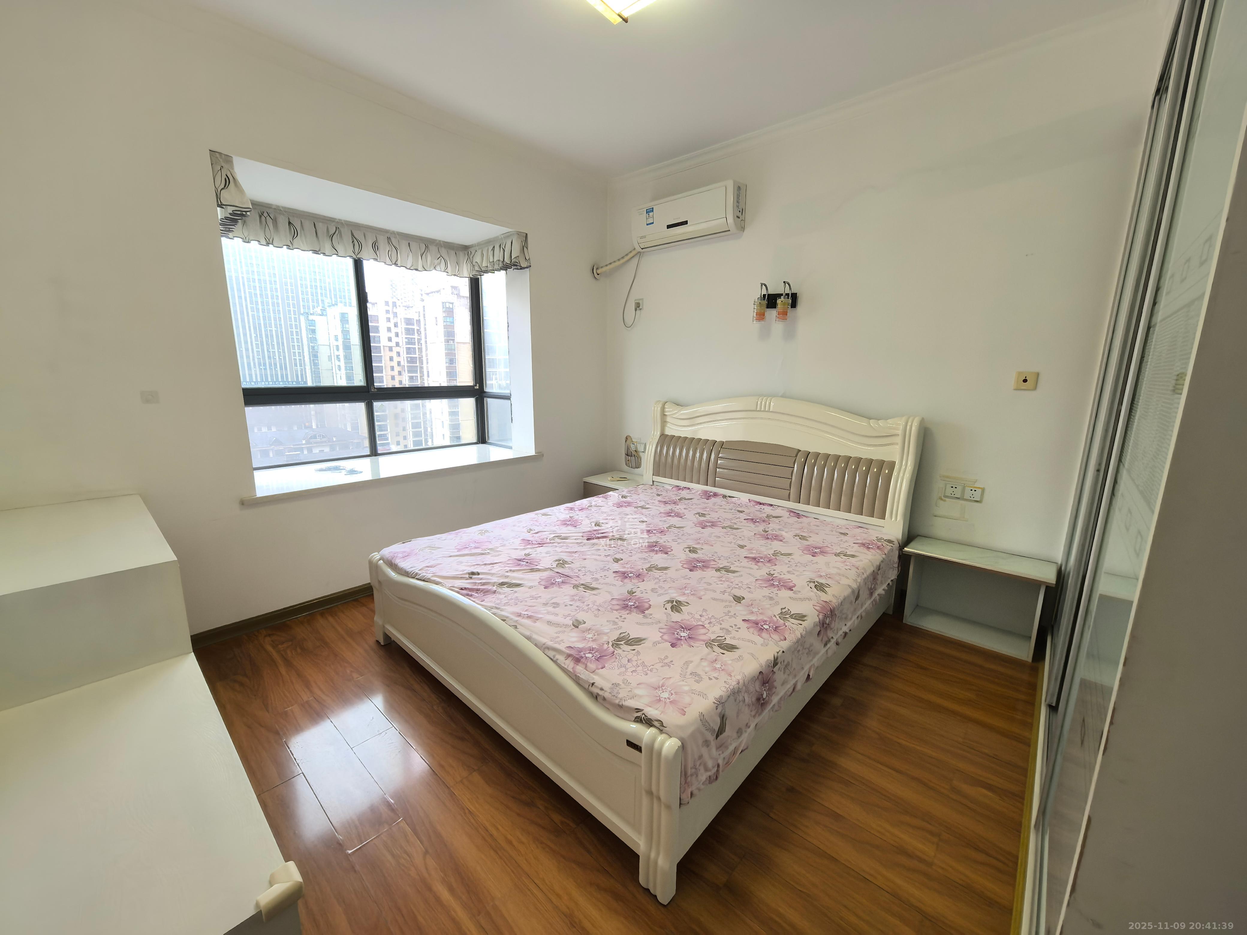 天骄福邸 2室2厅1卫 2400.0元/月 天骄福邸 2室2厅1卫 2400.0元/月室内图