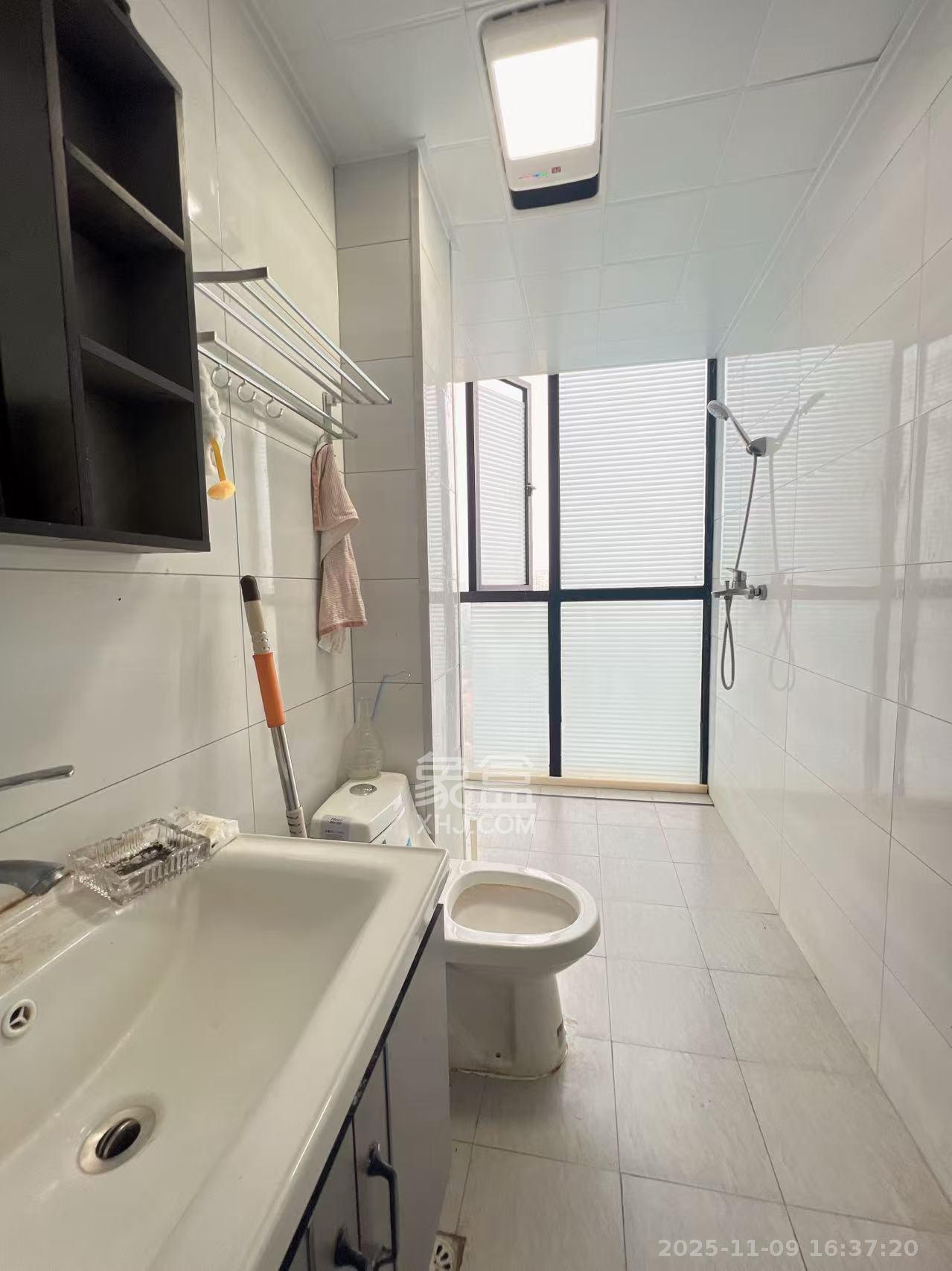 盛地尊域 1室1厅1卫 1350.0元/月 盛地尊域 1室1厅1卫 1350.0元/月室内图