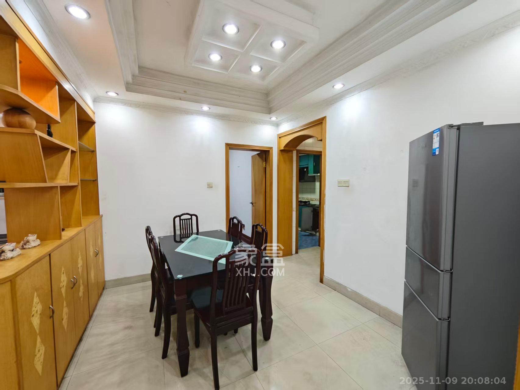 咸嘉新村嘉明苑  3室2厅2卫    2200.0元/月室内图