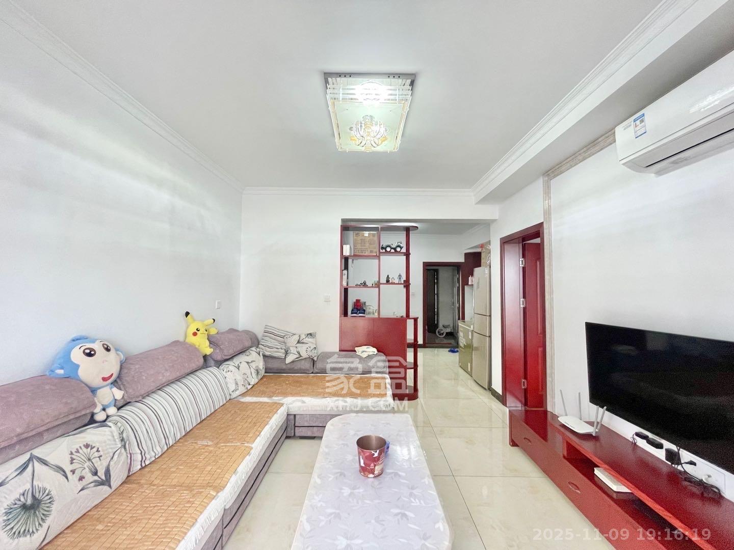 荣盛花语馨苑  1室2厅1卫    2100.0元/月