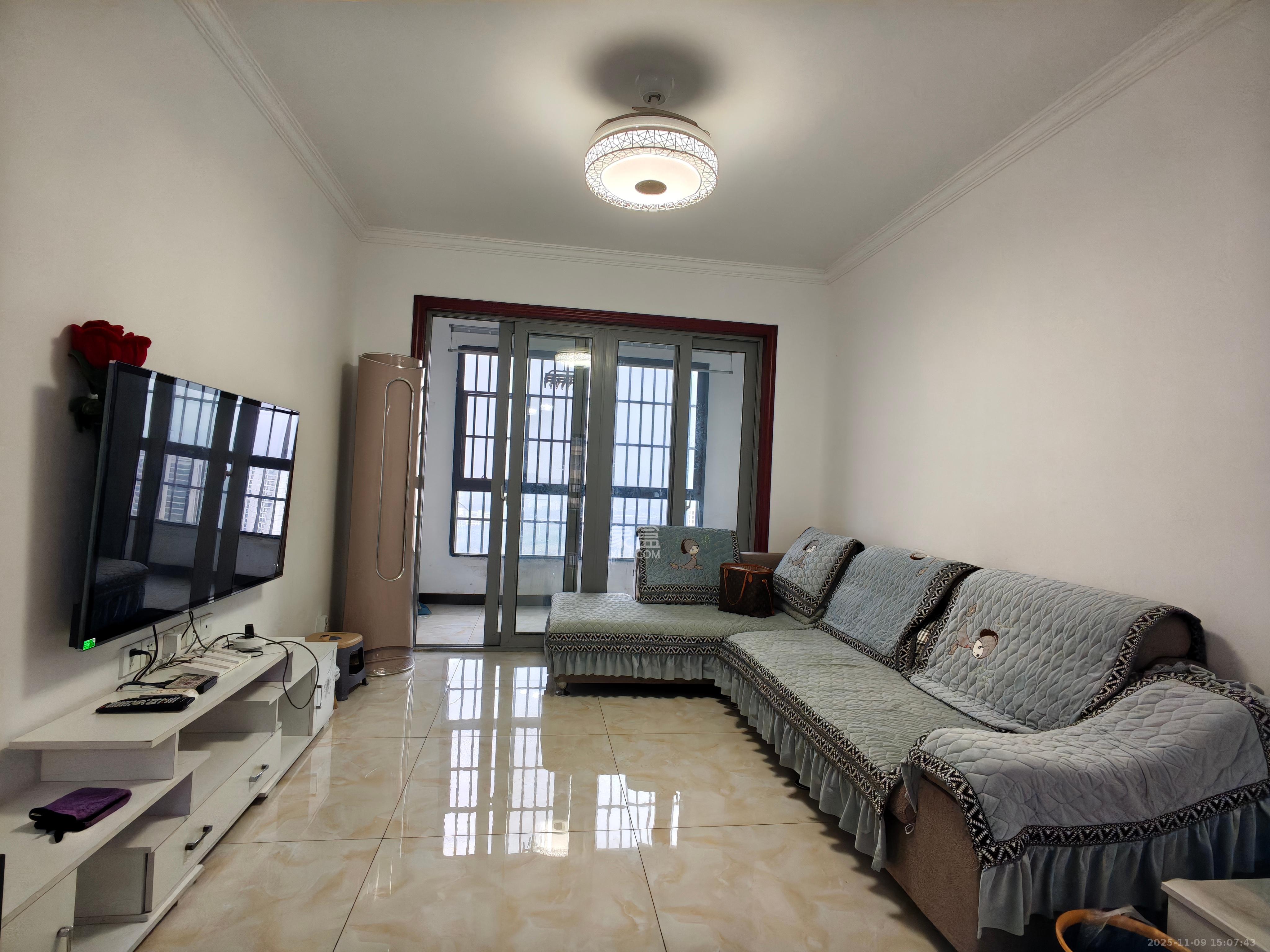 钱隆世家  2室1厅1卫    2100.0元/月