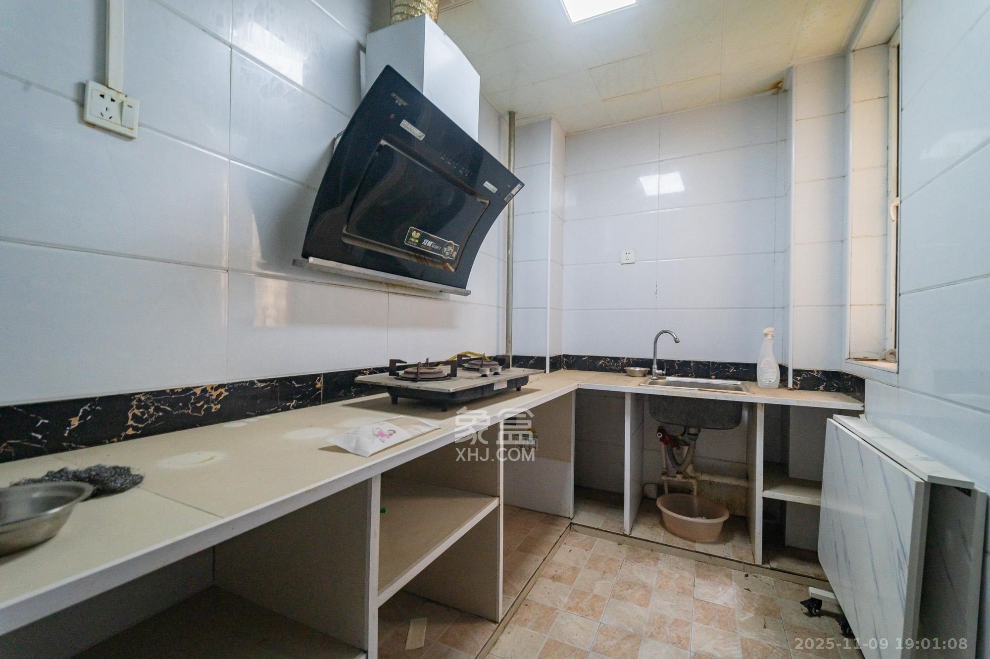 MOMA当代广场  4室2厅2卫    75.8万厨房