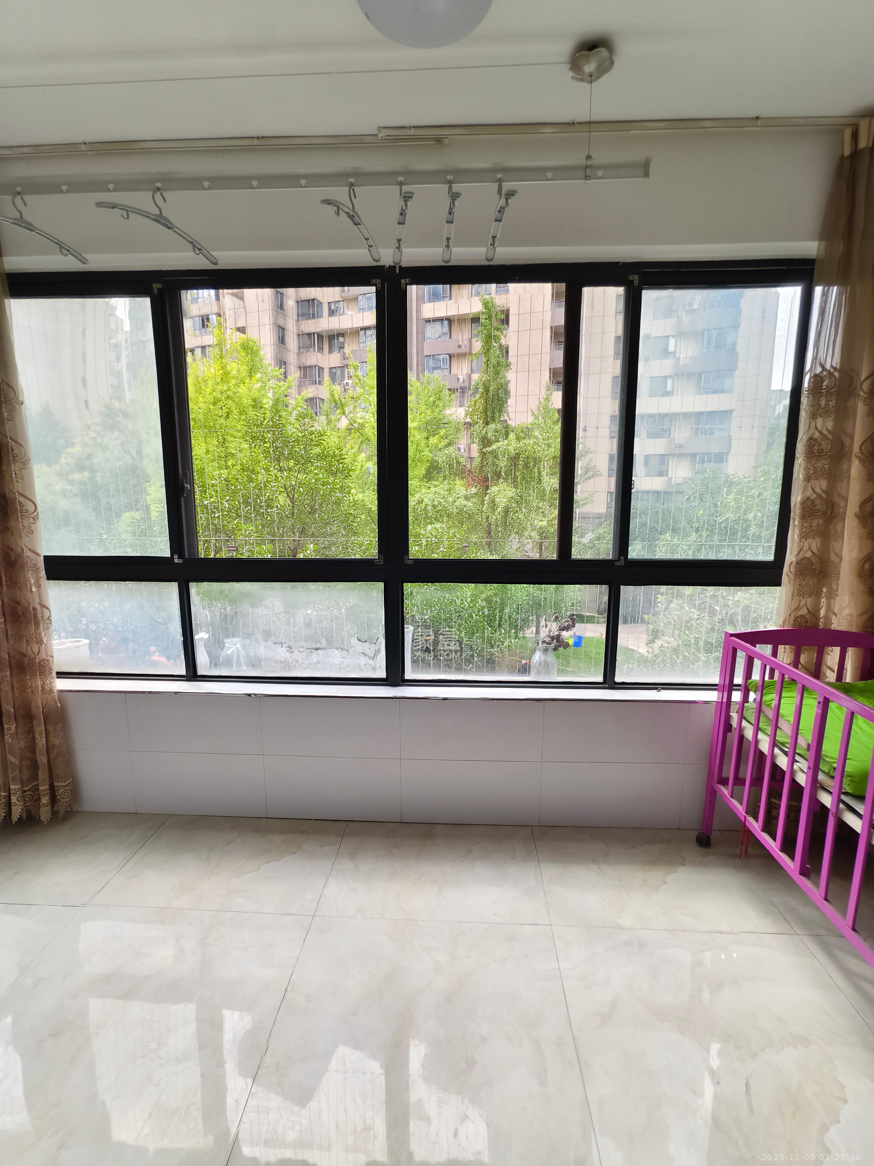 长房时代城  1室2厅2卫    3100.0元/月室内图