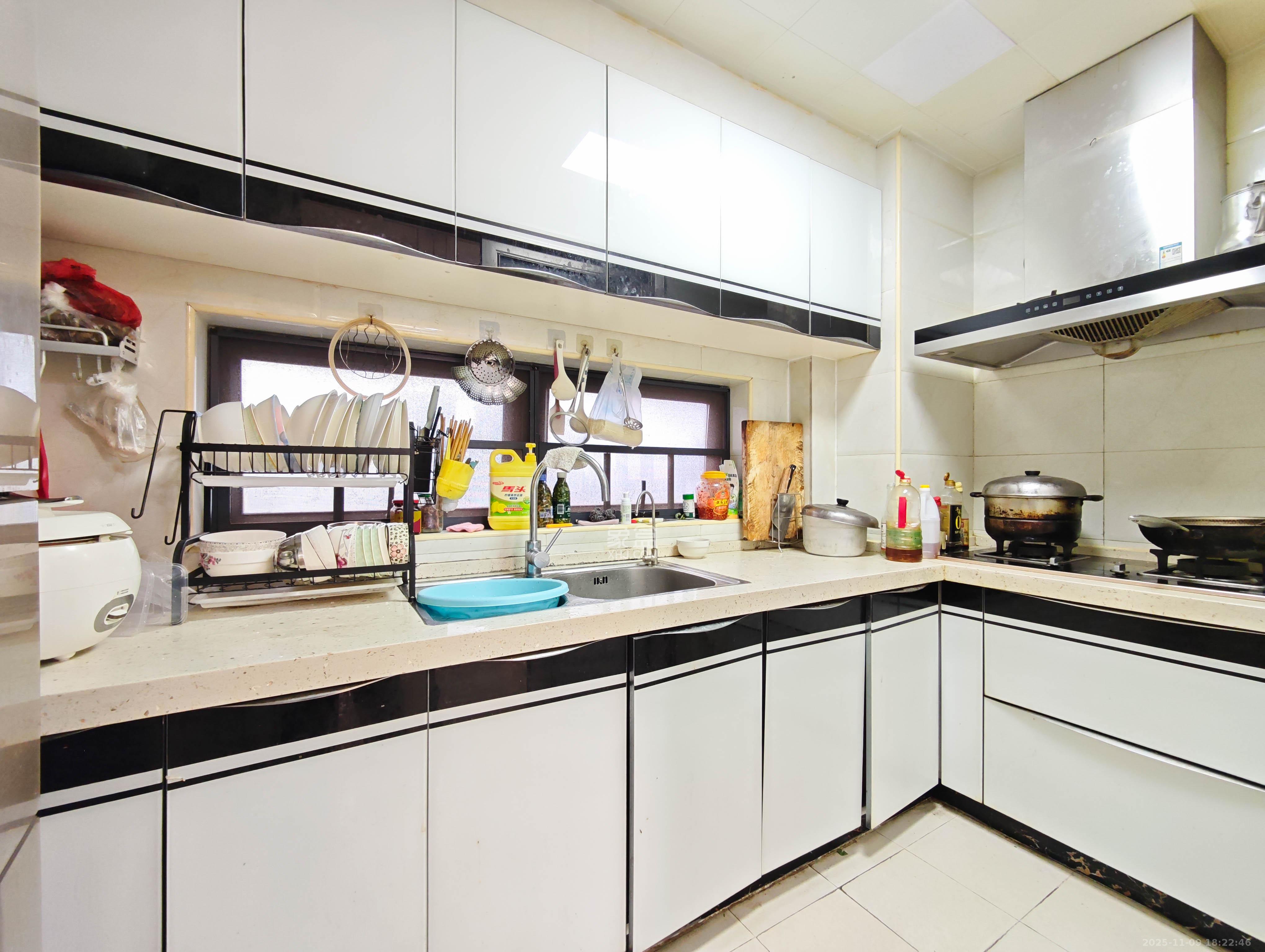 保利城（中航城国际社区、郡原美村）  3室2厅2卫    70.0万其他