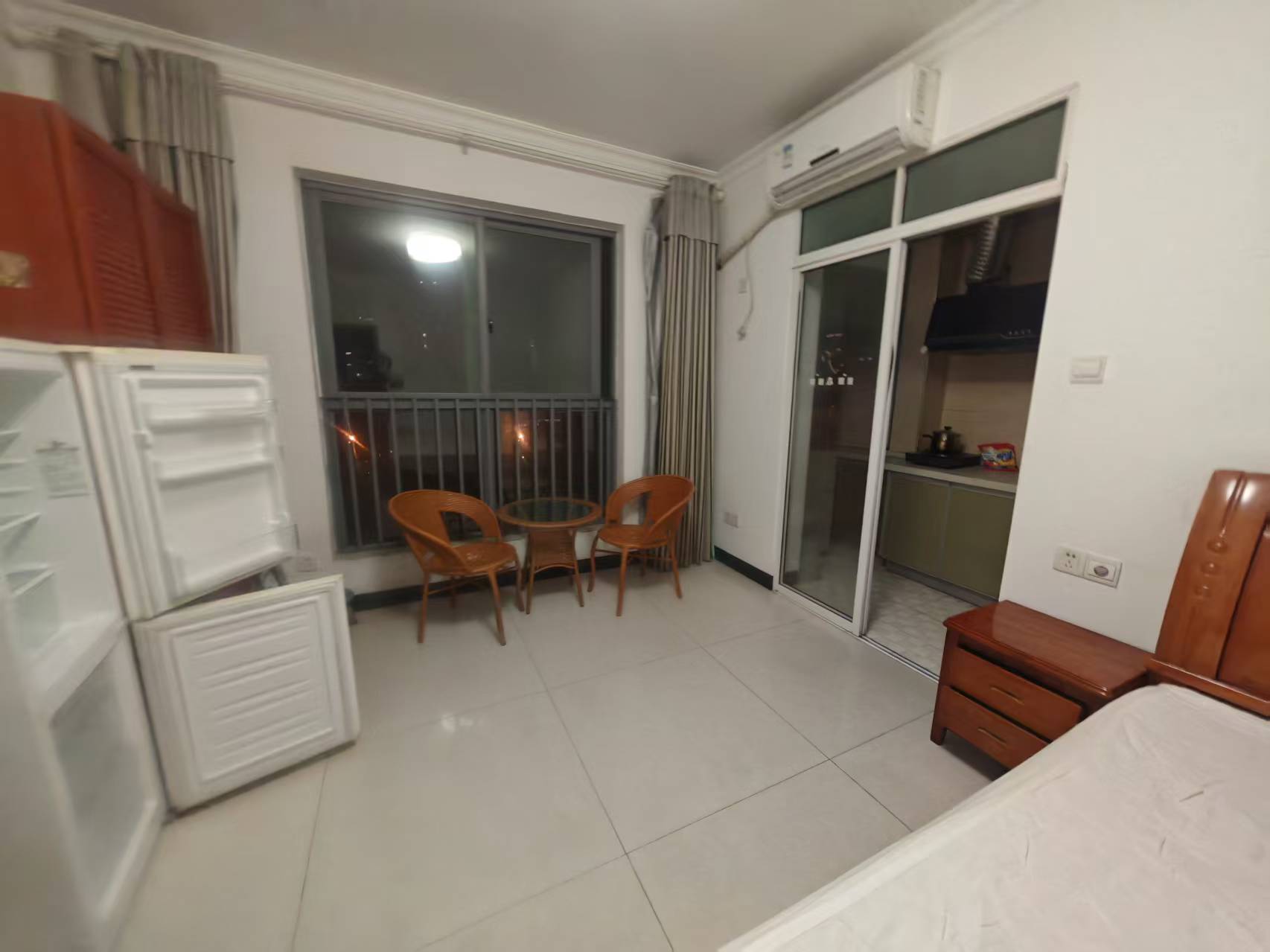 鹏利广场 1室1厅1卫 900.0元/月 鹏利广场 1室1厅1卫 900.0元/月室内图