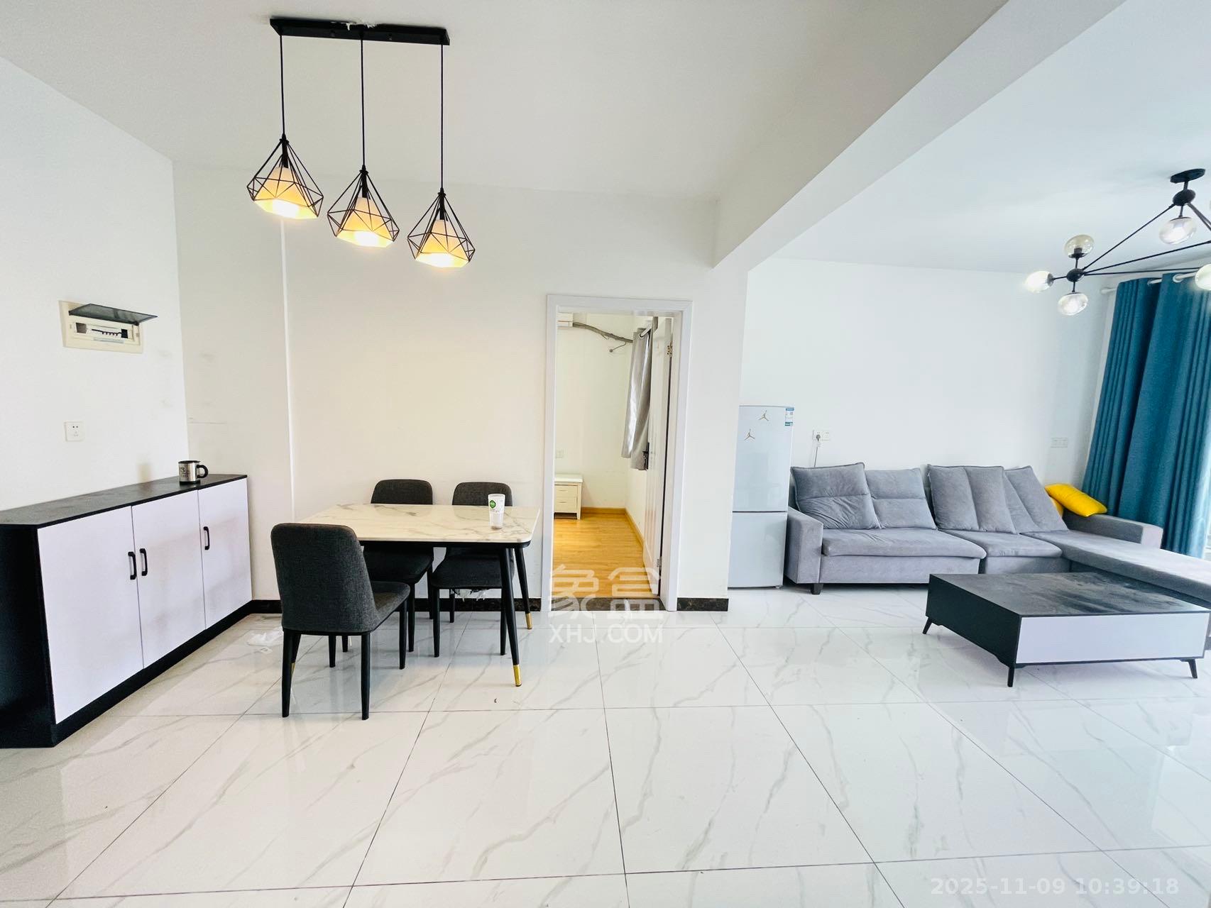 半山壹号  2室2厅1卫    2400.0元/月室内图