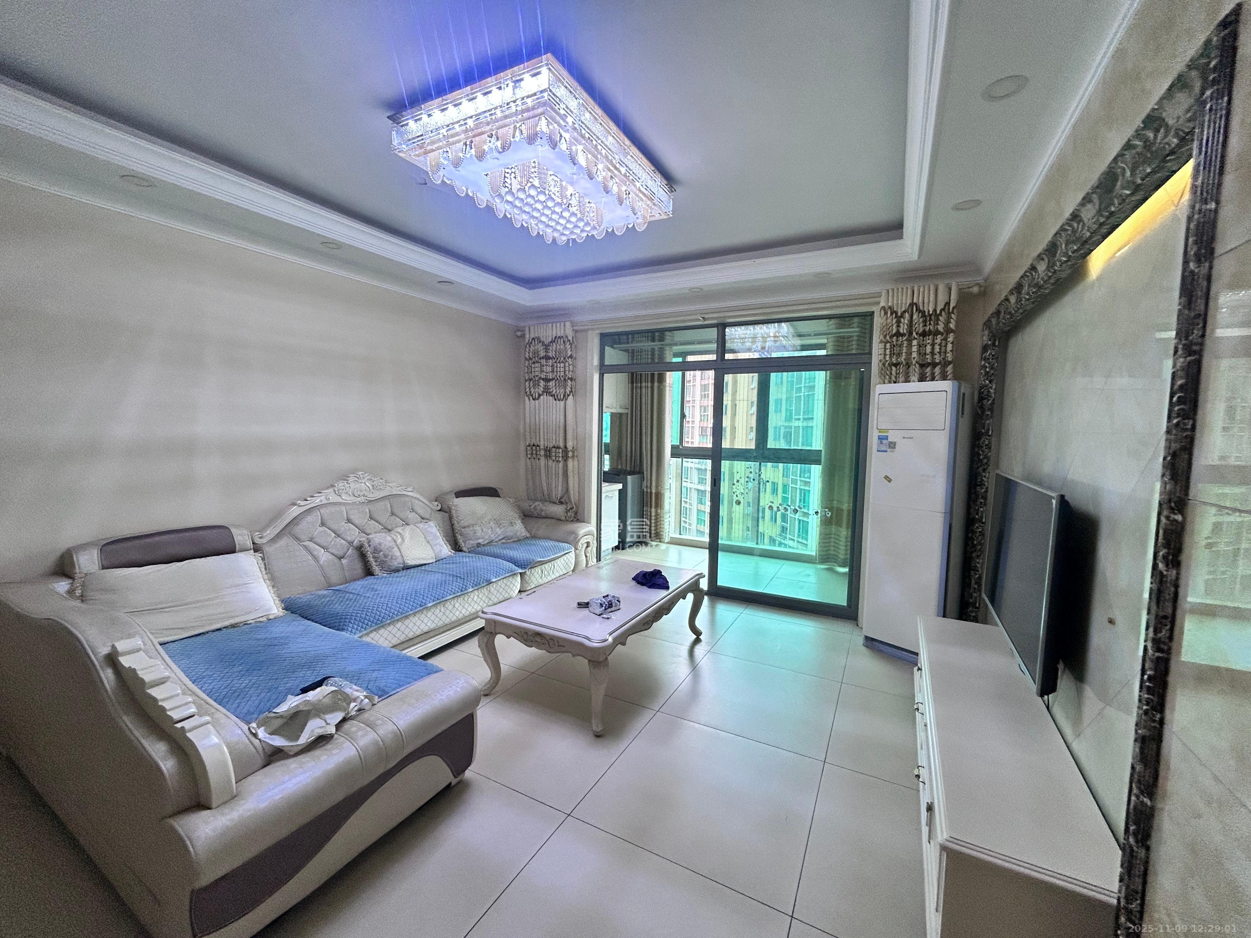 新城新世界一二三期  2室2厅1卫    2600.0元/月