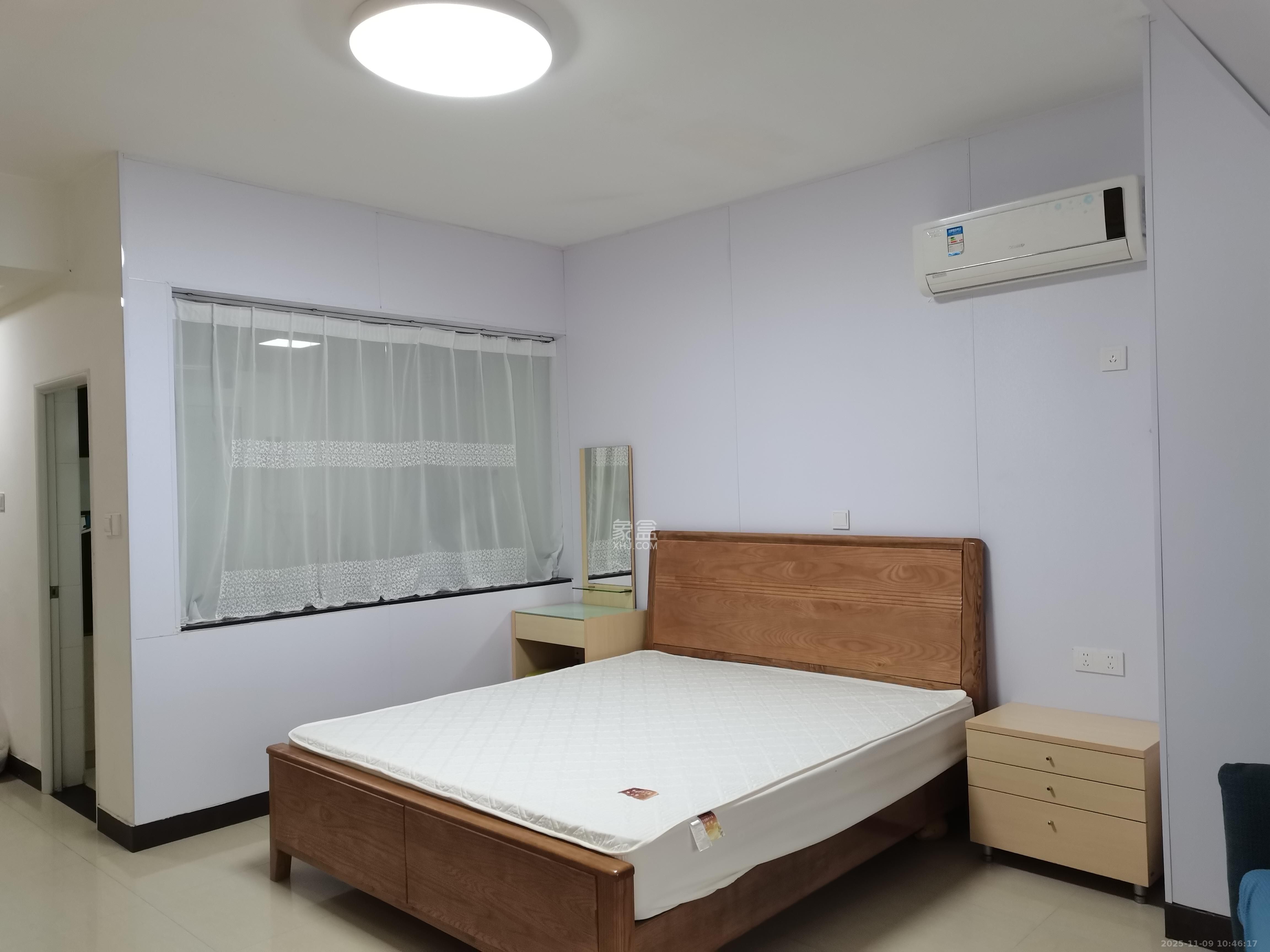 汇富中心  1室1厅1卫    1800.0元/月