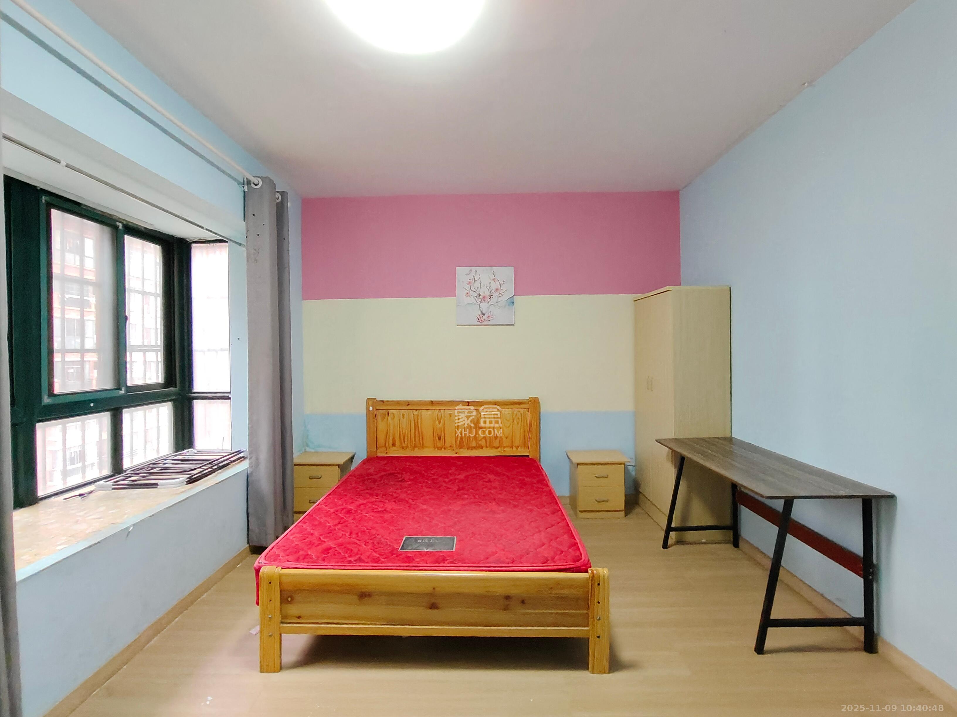 东玺门  4室1厅2卫    2600.0元/月室内图