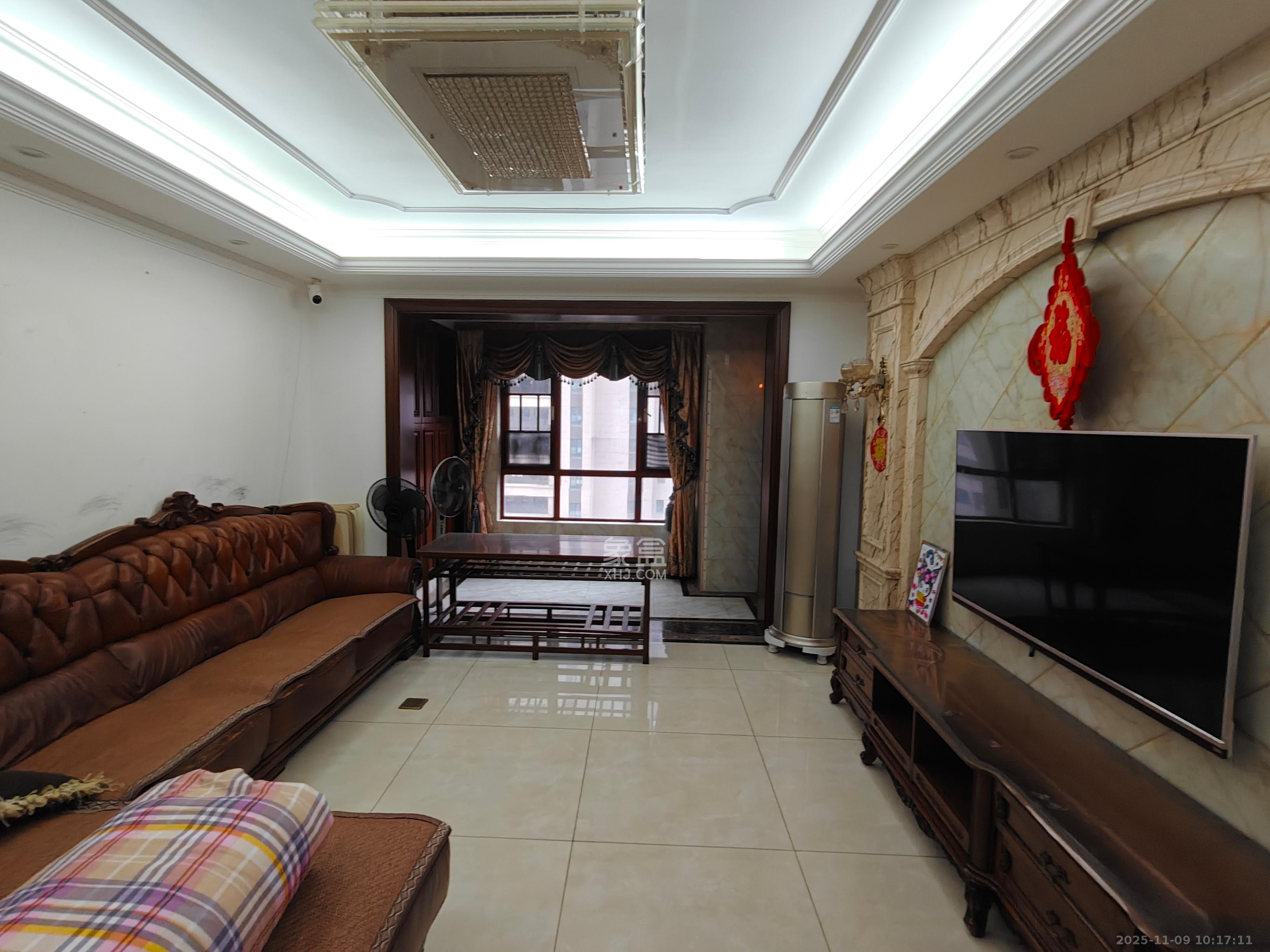 正荣财富中心  3室2厅2卫    2400.0元/月室内图